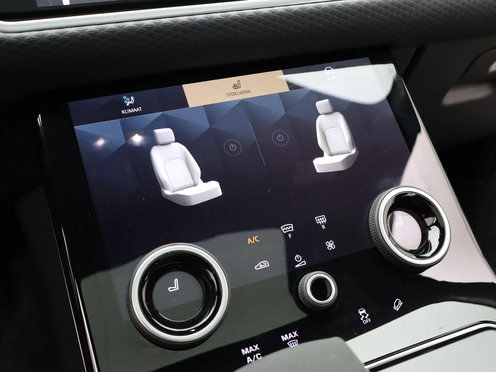 Land Rover-Range Rover Velar-image-20