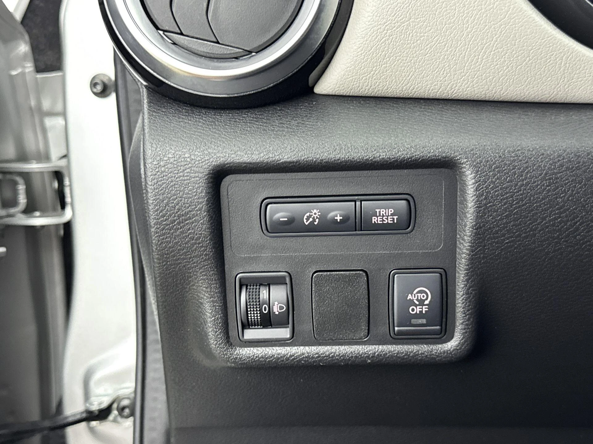 Nissan-Micra-image-18