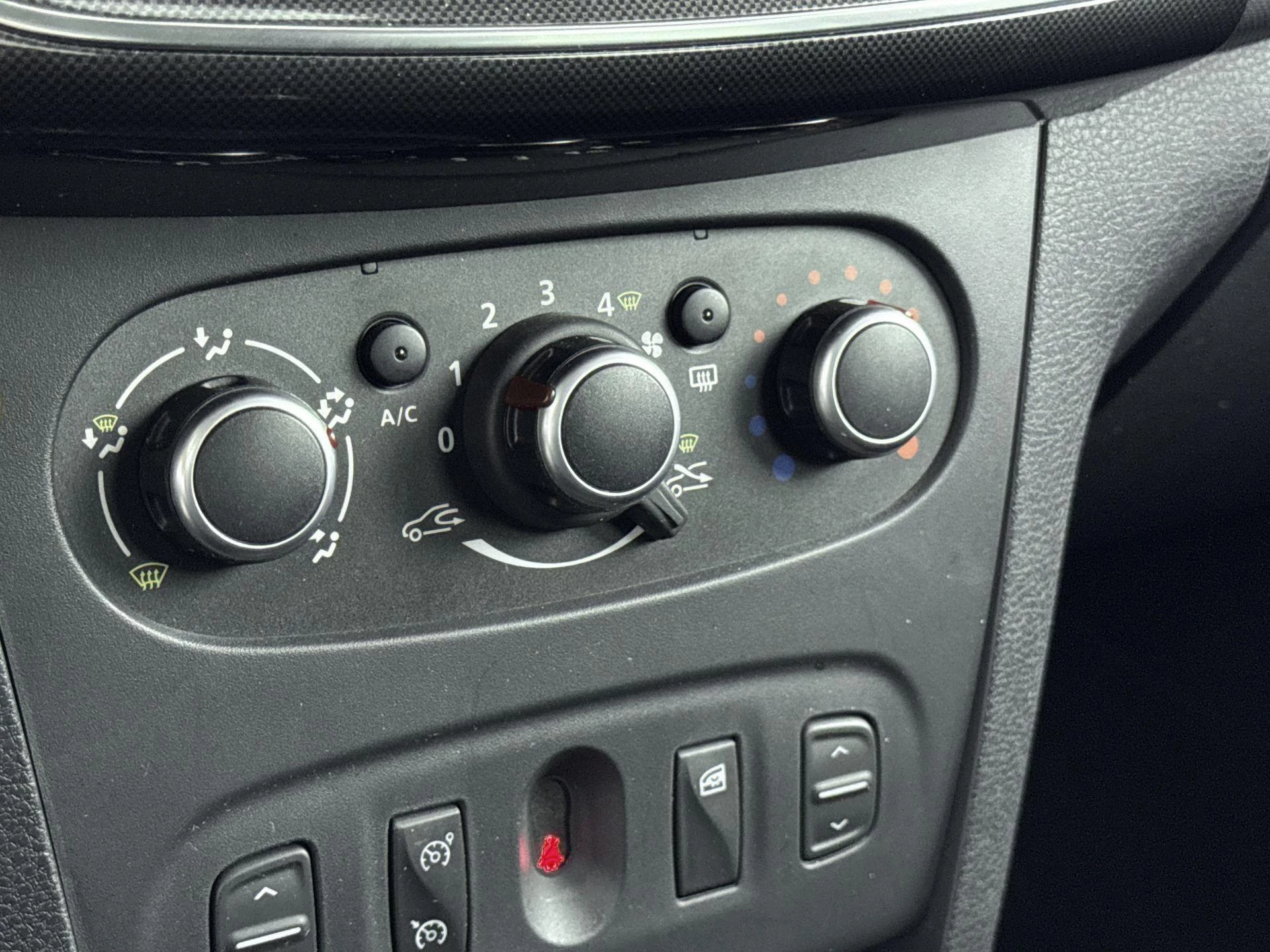 Dacia-Logan-image-14