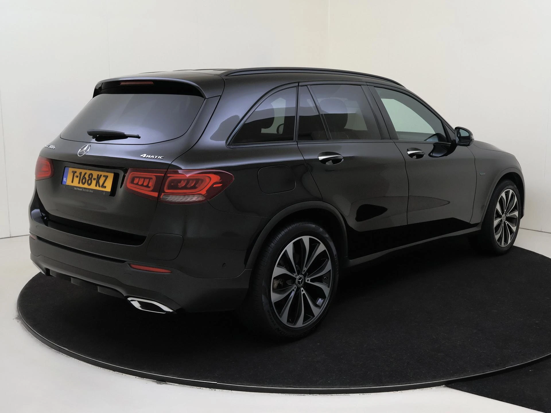 Mercedes-Benz-GLC-image-3