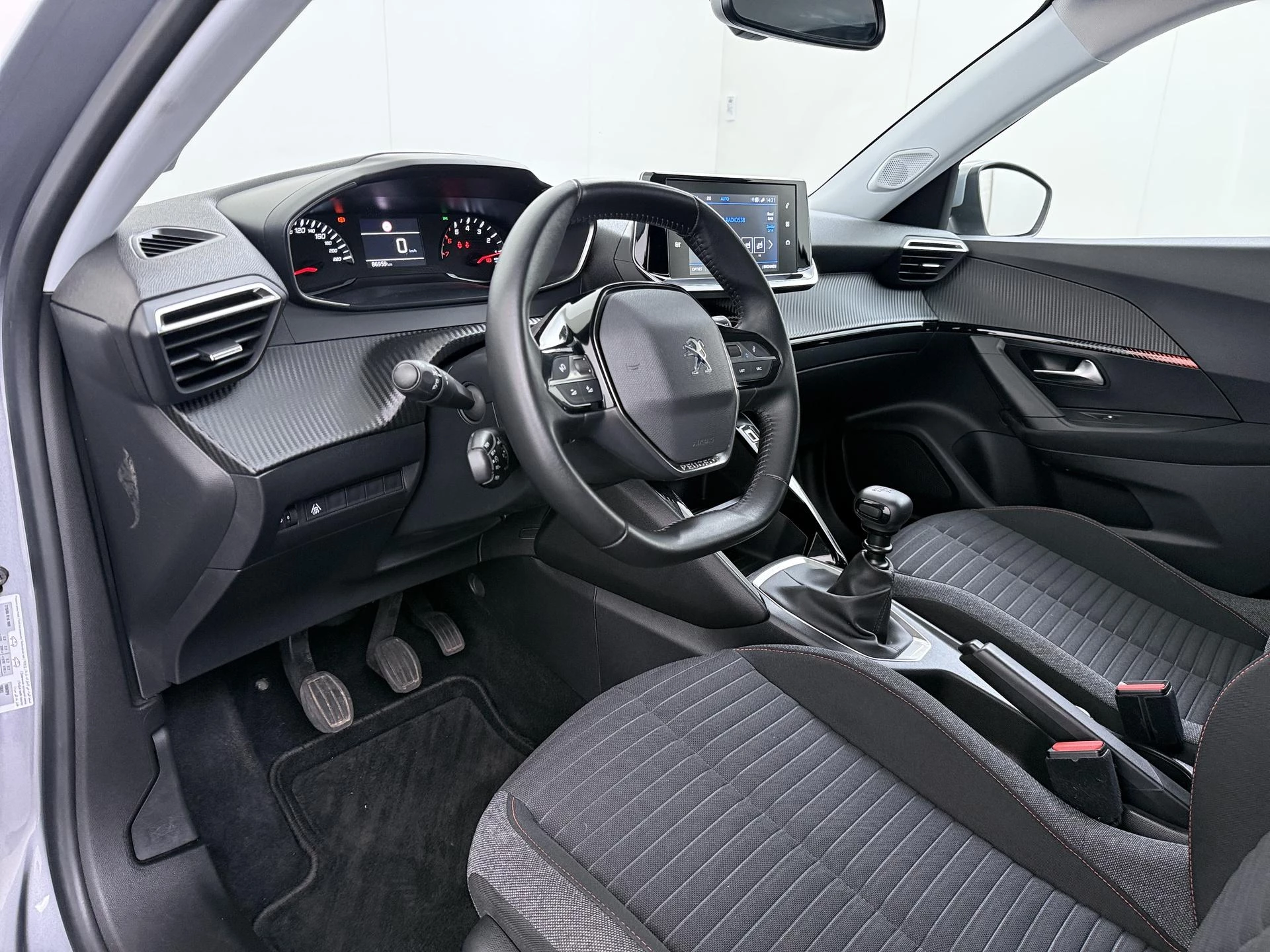 Peugeot-2008-image-4