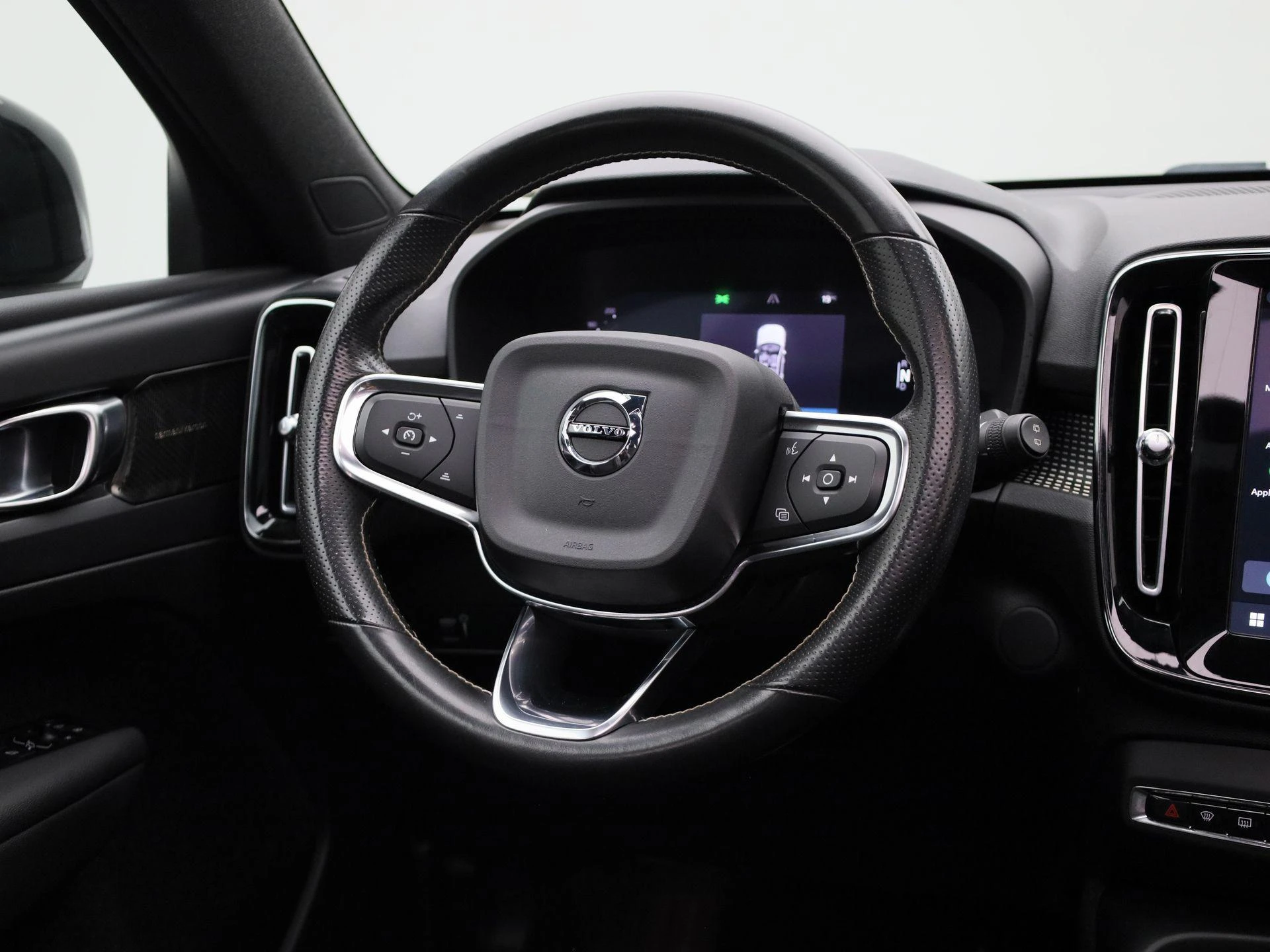 Volvo-XC40-image-9