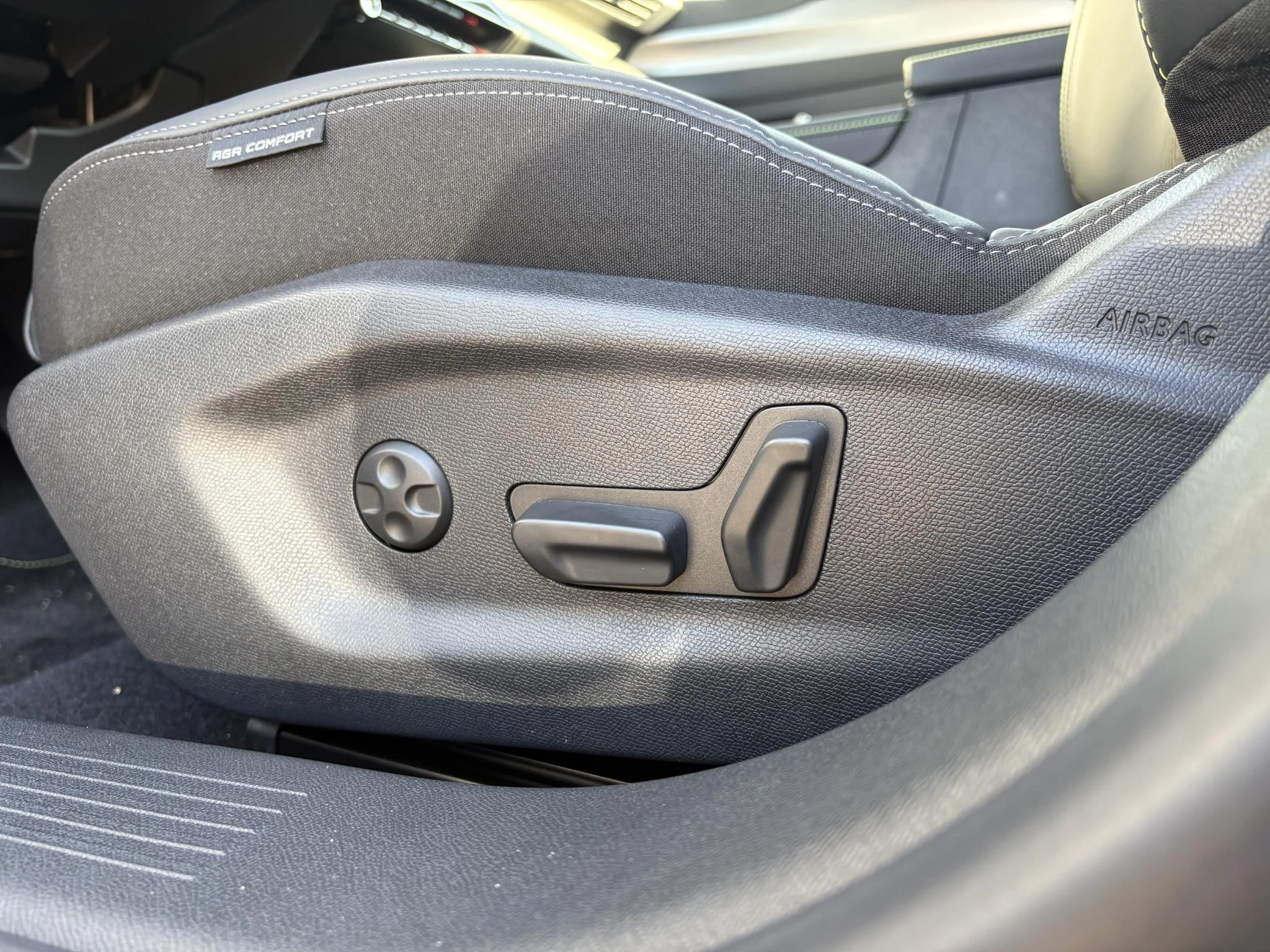 Peugeot-408-image-14