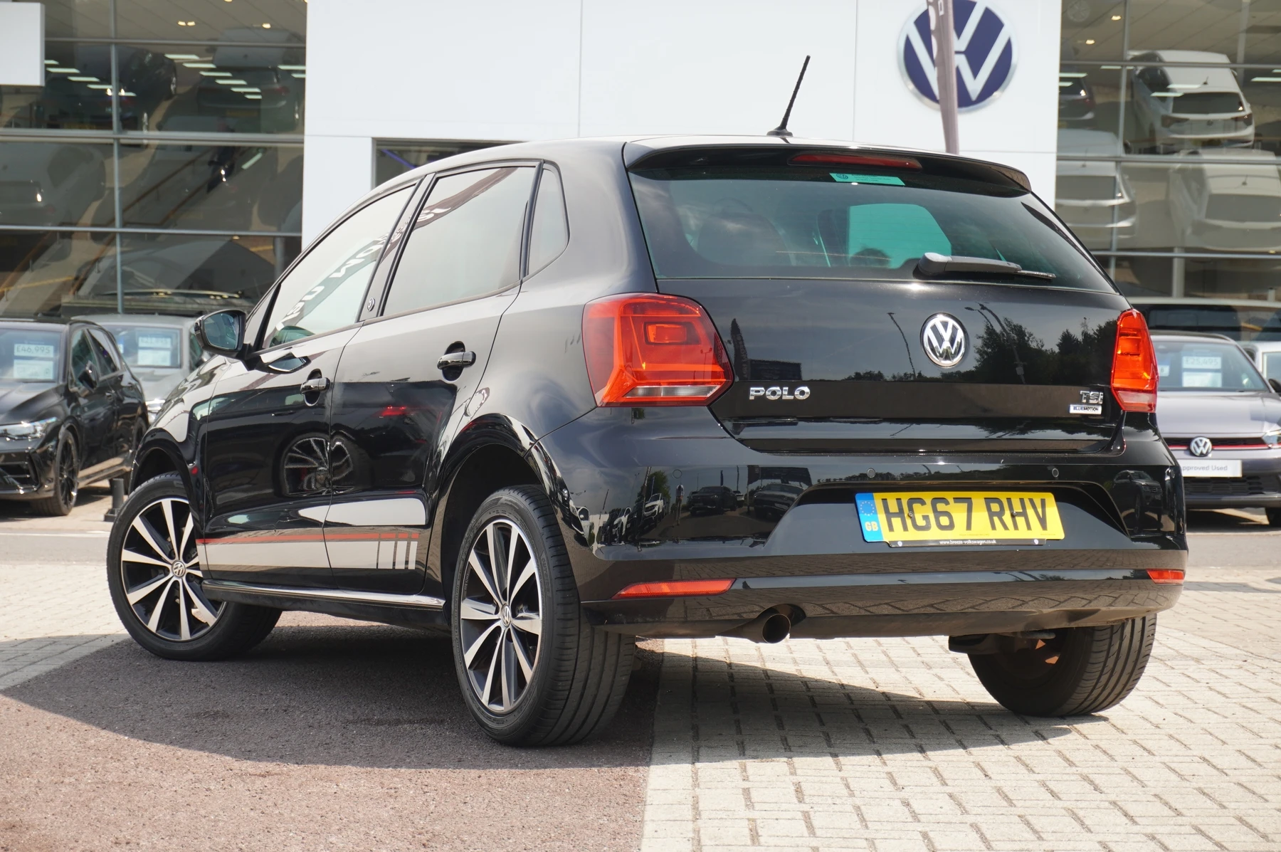 Volkswagen-Polo-image-2