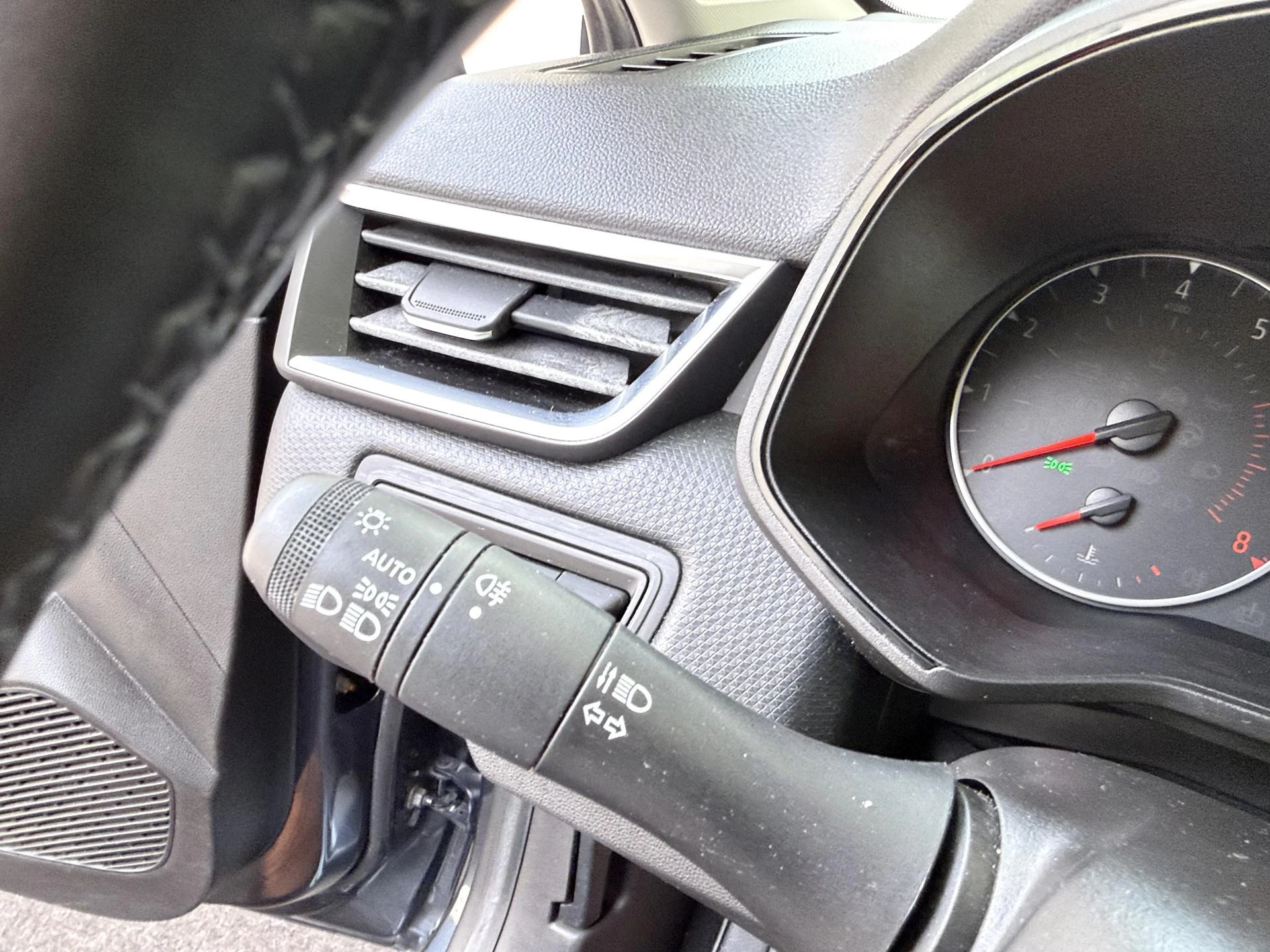 Renault-Clio-image-22