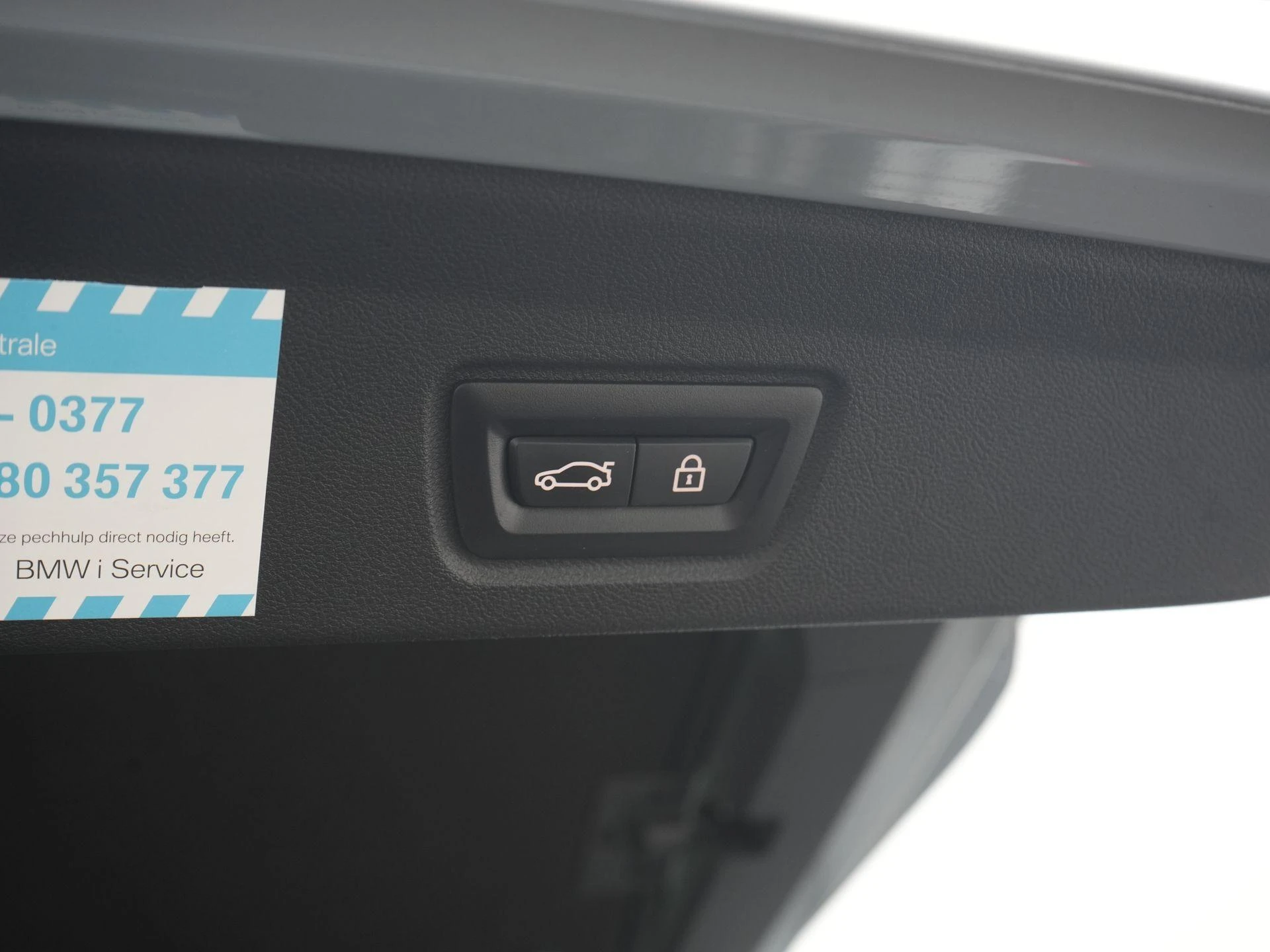BMW-i4-image-41