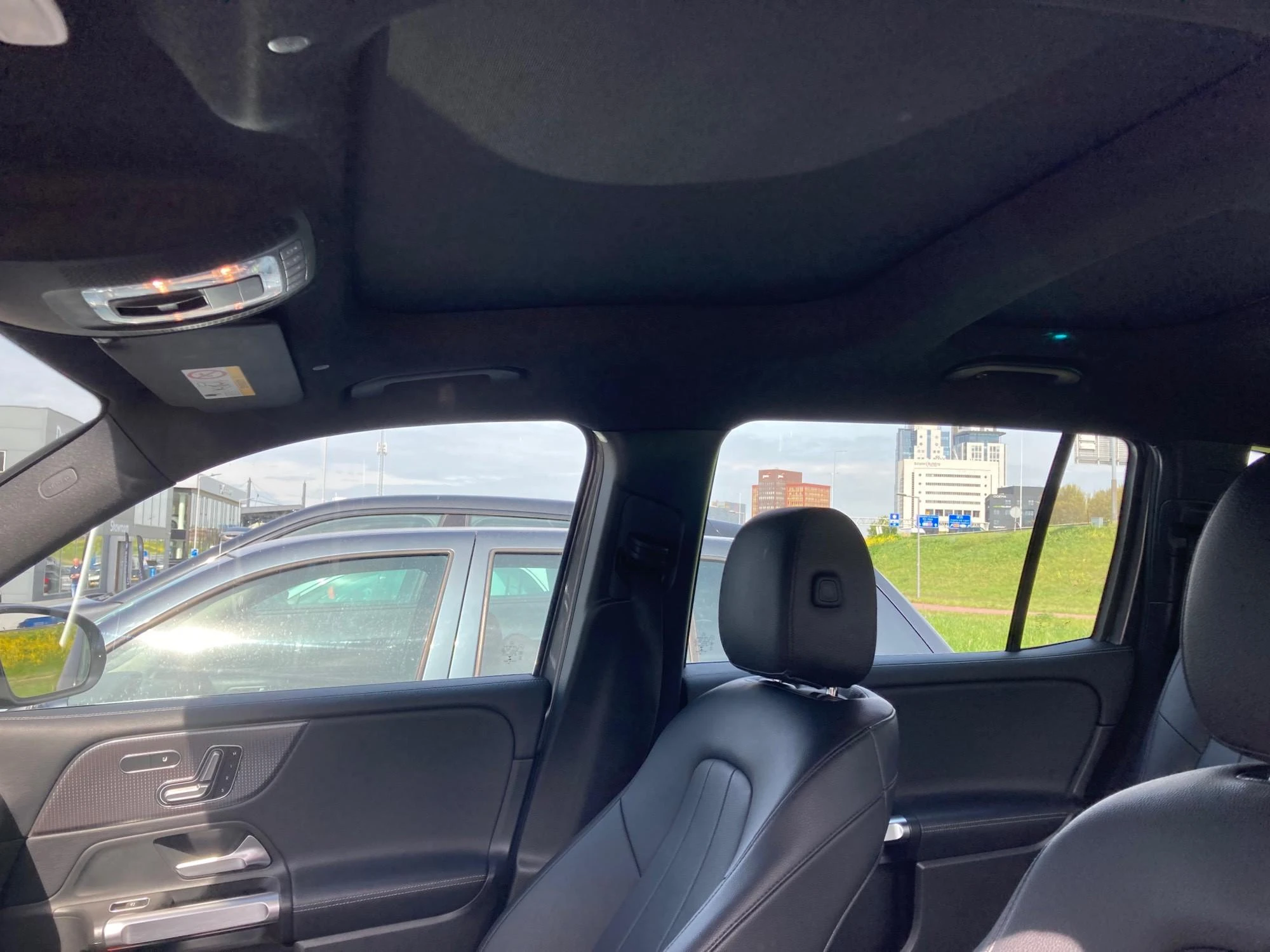 Mercedes-Benz-GLB-image-5