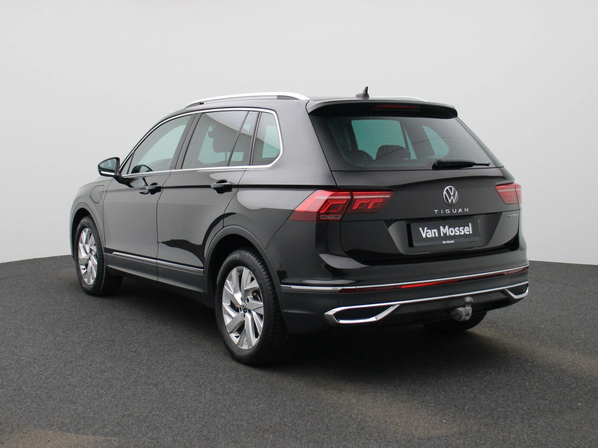 Volkswagen-Tiguan-image-1