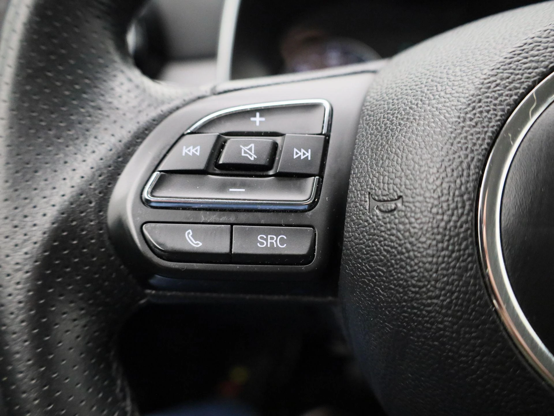 MG-ZS EV-image-18
