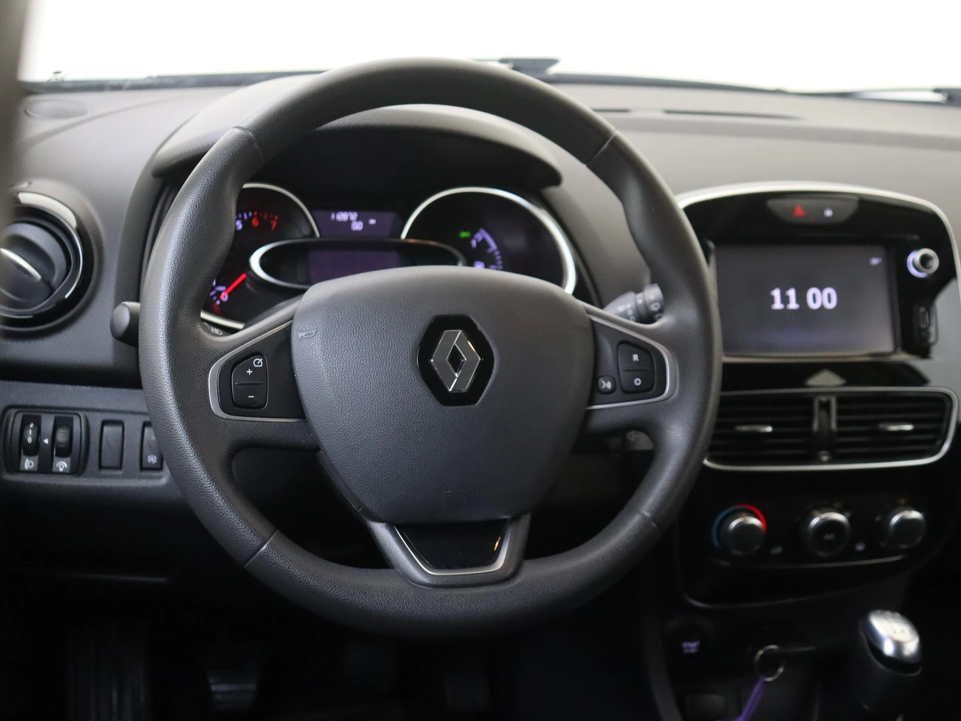 Renault-Clio-image-9