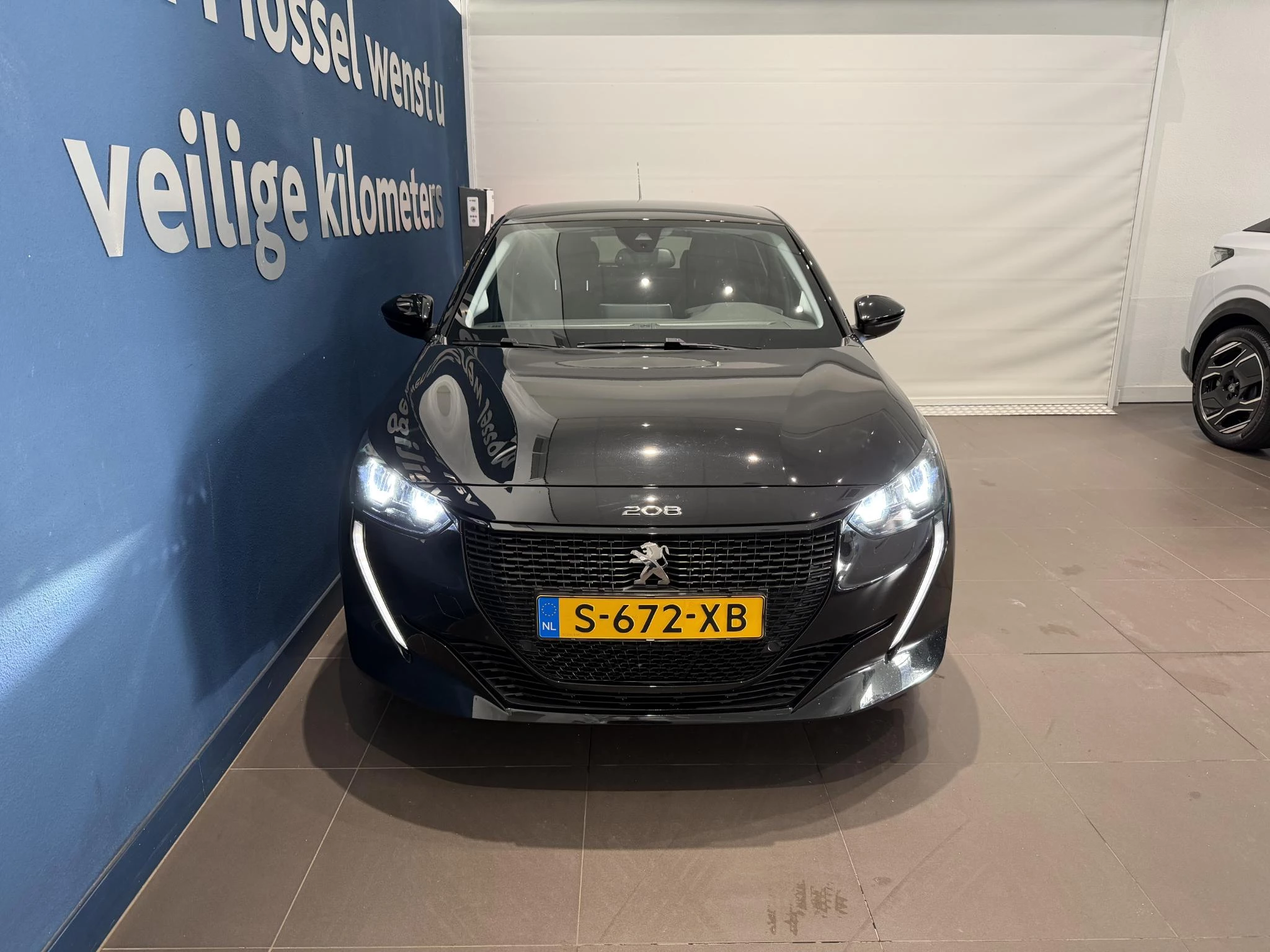 Peugeot-e-208-image-1