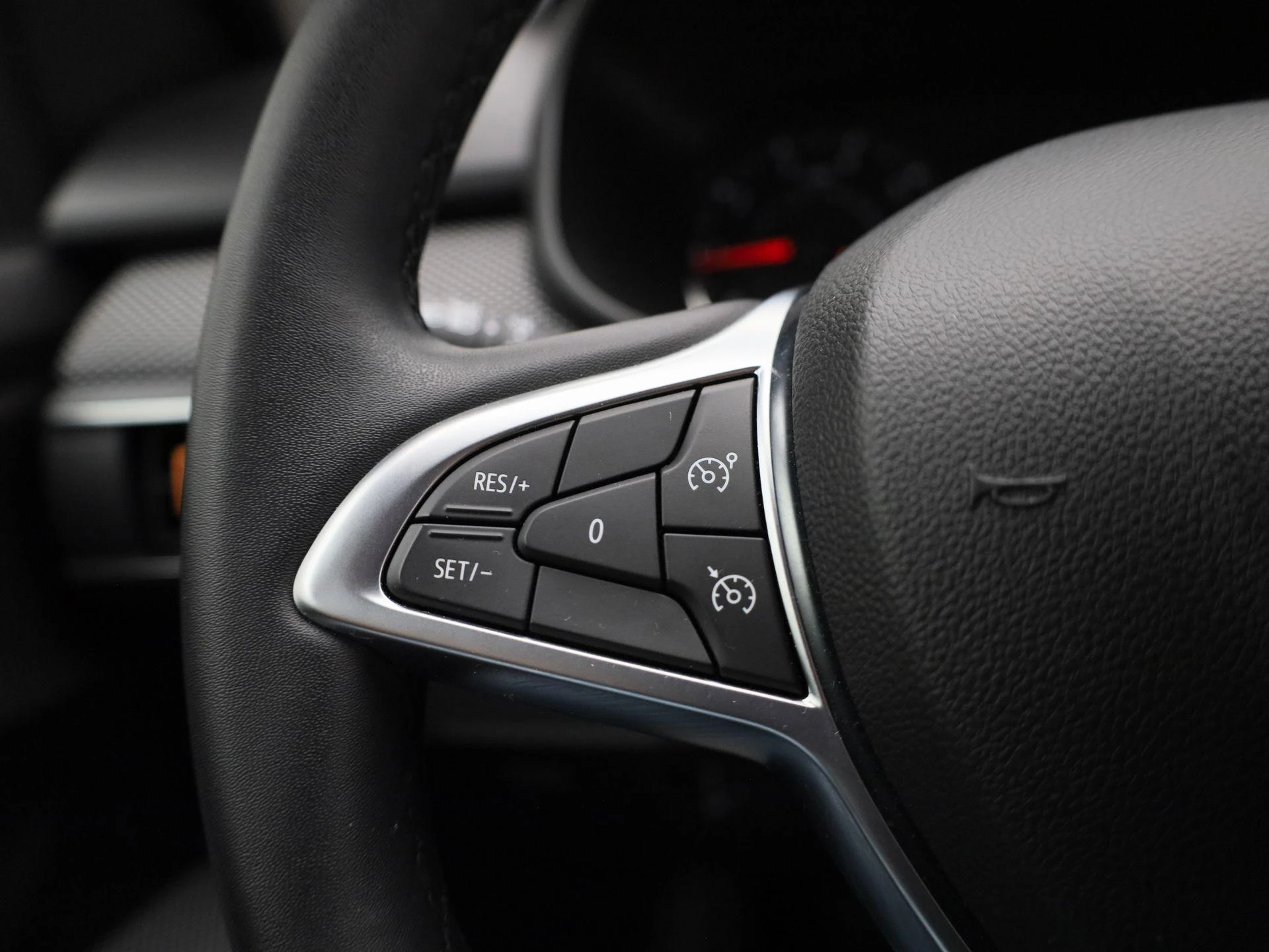 Dacia-Sandero Stepway-image-16