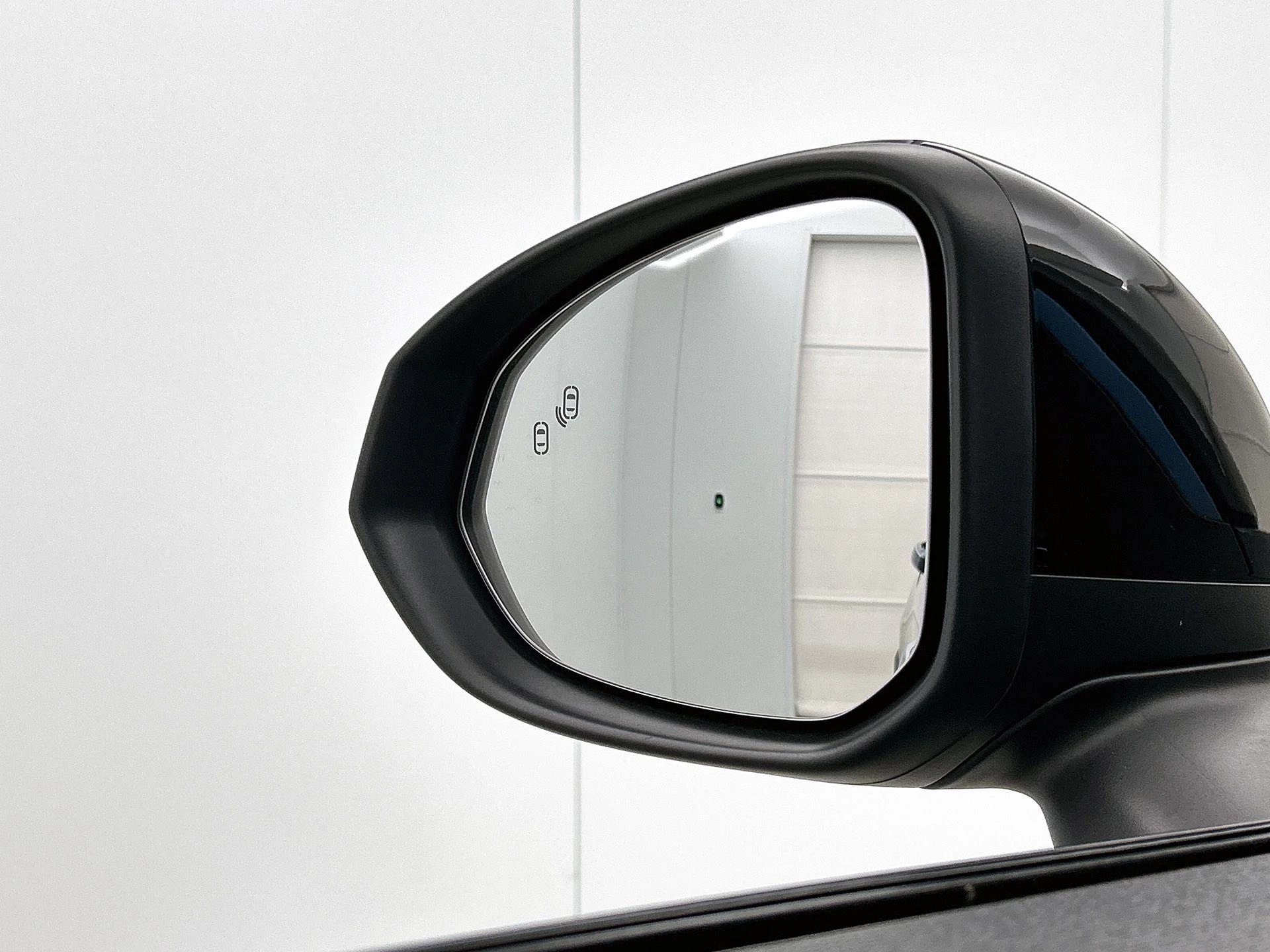 Lynk & Co-01-image-16