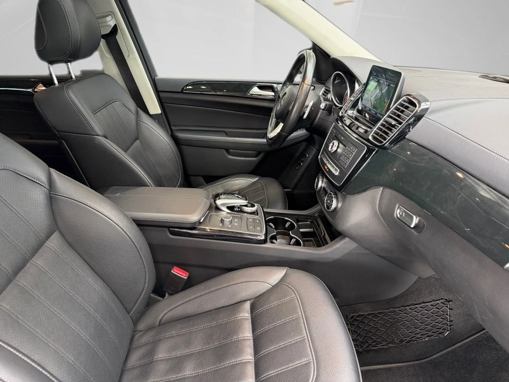 Mercedes-Benz-GLS 350 d-image-14