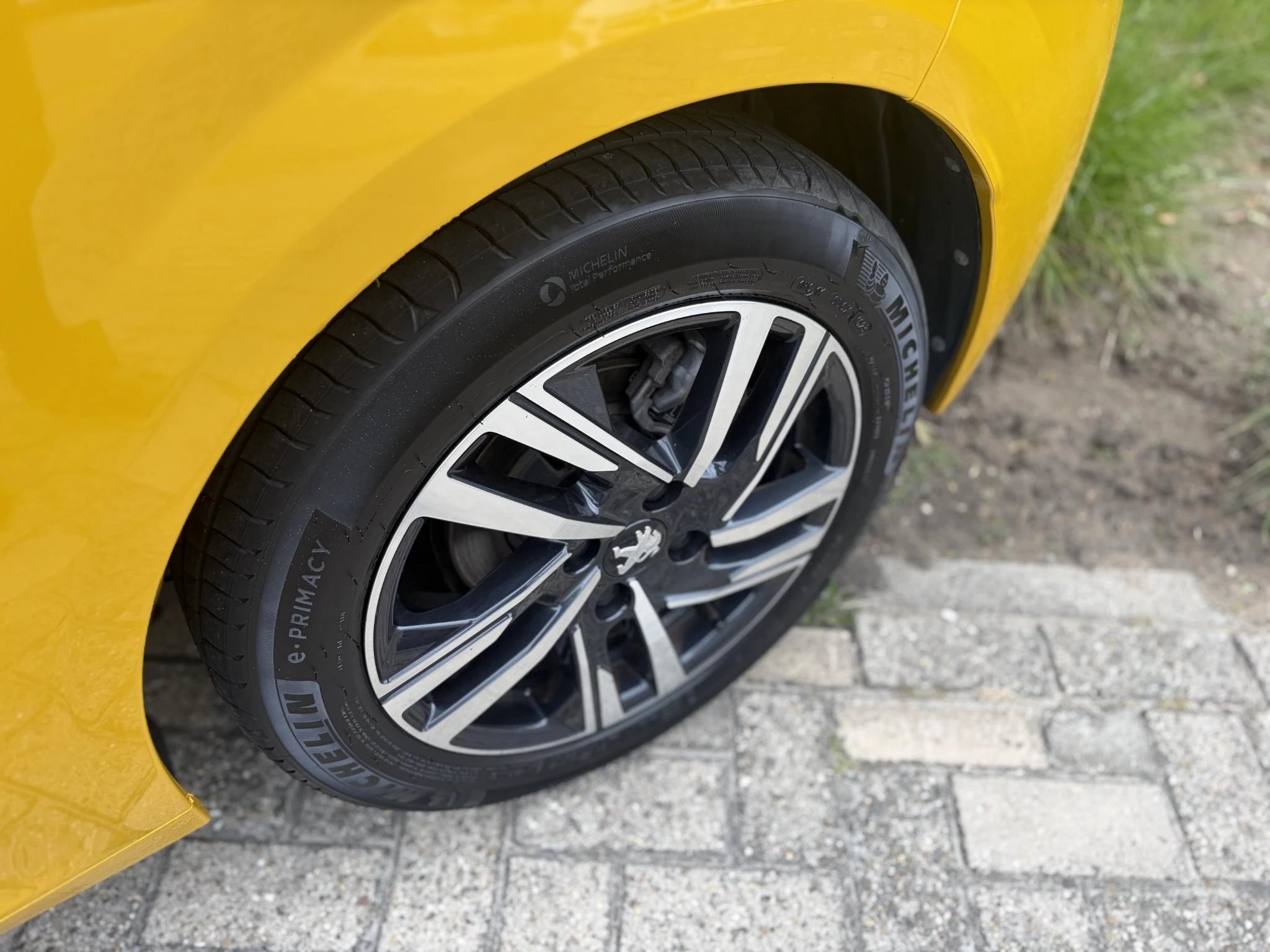 Peugeot-208-image-10