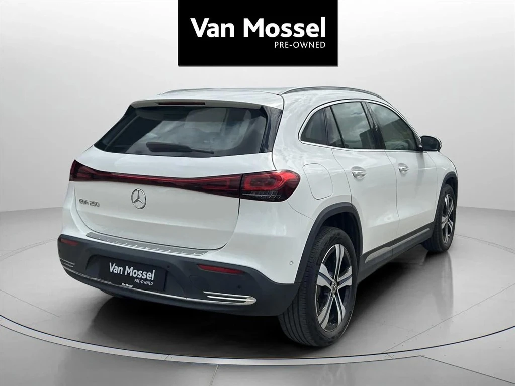 Mercedes-Benz-EQA-image-4
