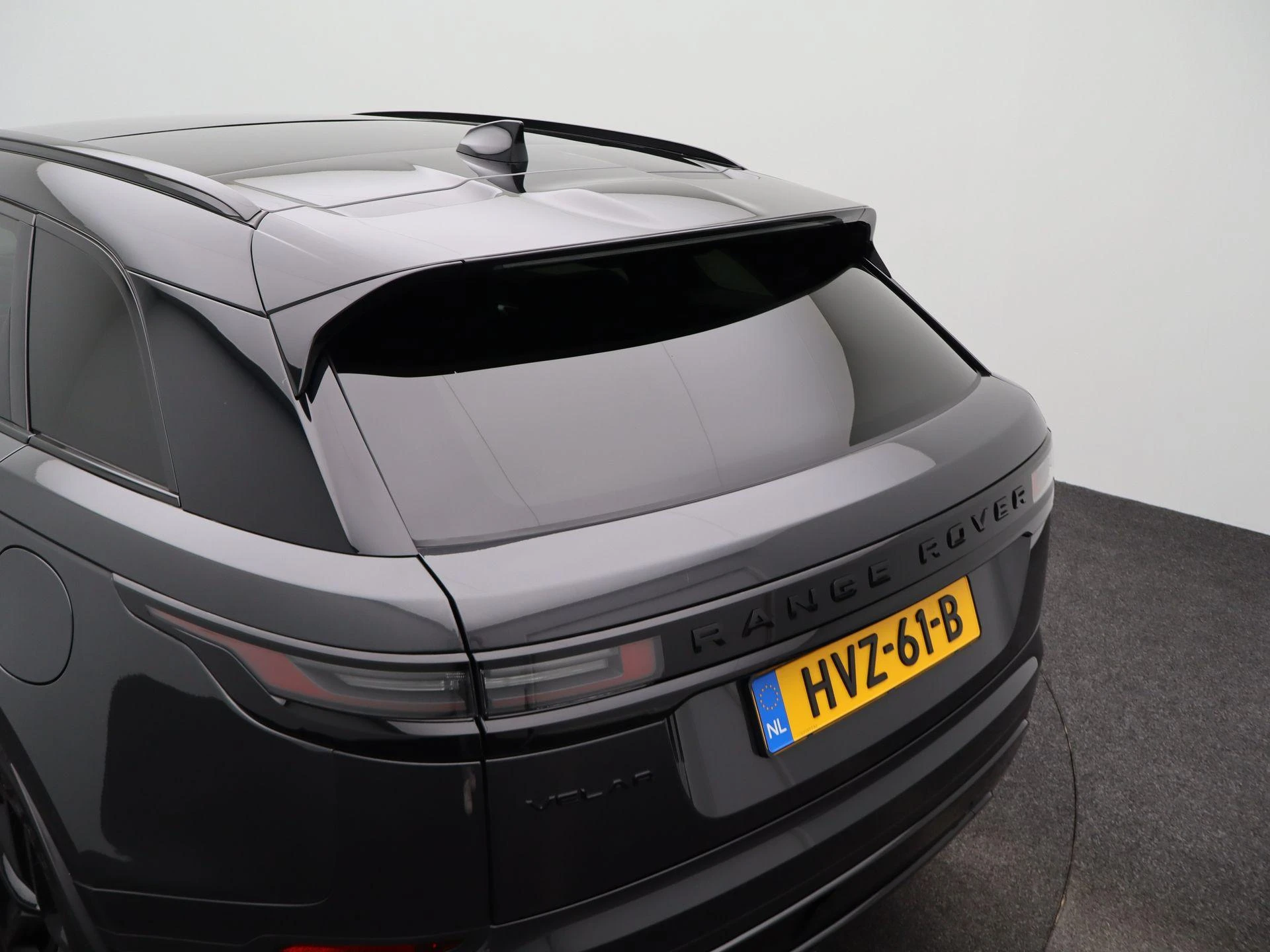 Land Rover-Range Rover Velar-image-43