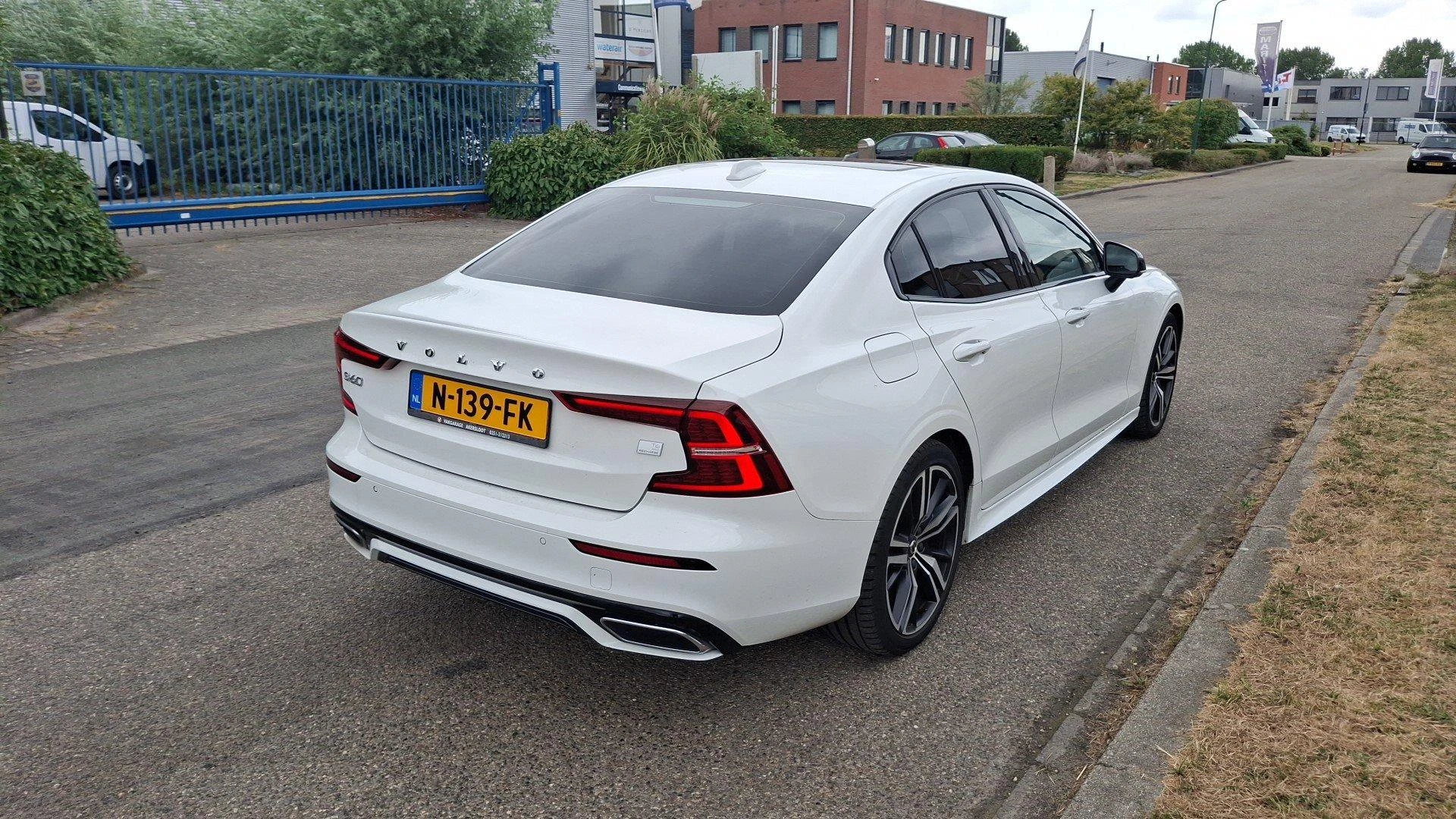 Volvo-S60-image-4
