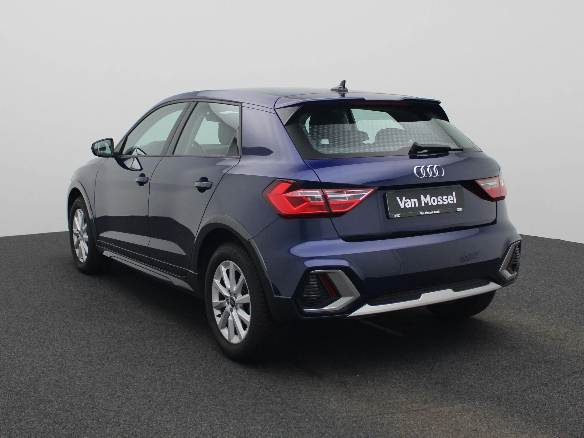 Audi-A1 Sportback-image-1
