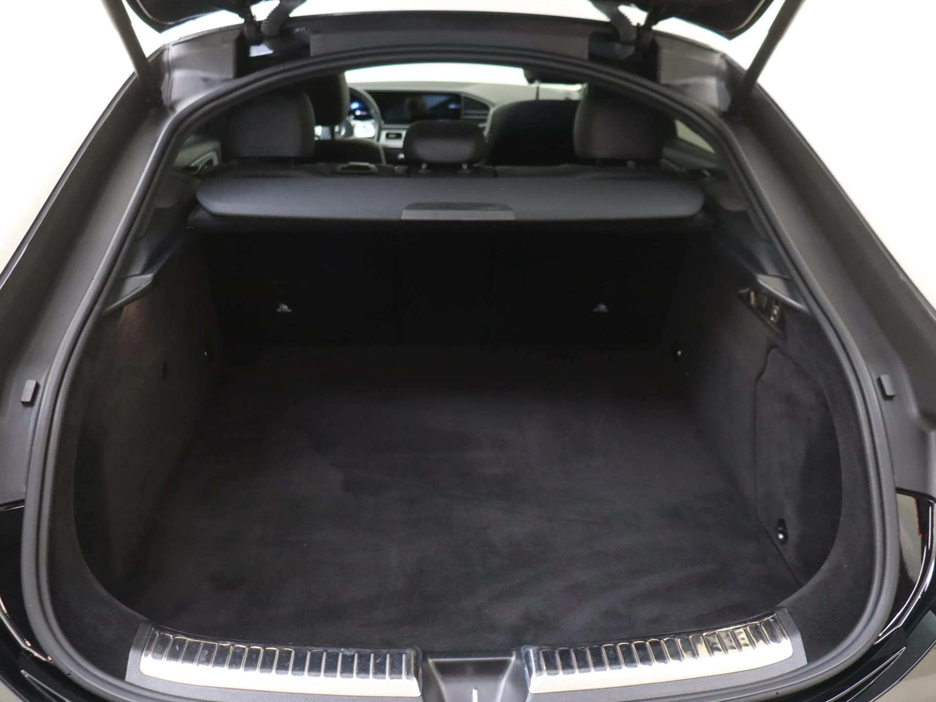 Mercedes-Benz-GLE-image-30