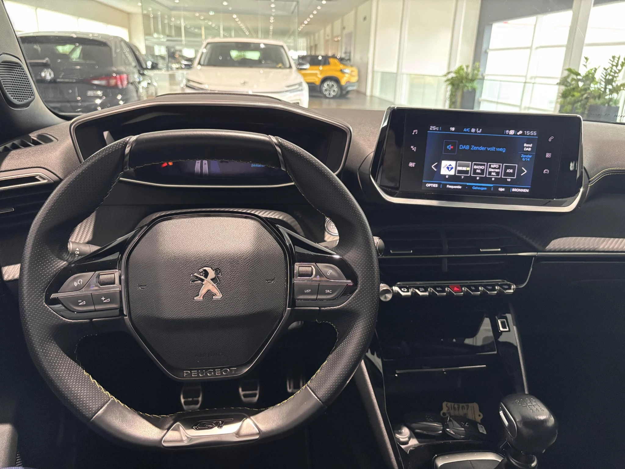Peugeot-2008-image-13