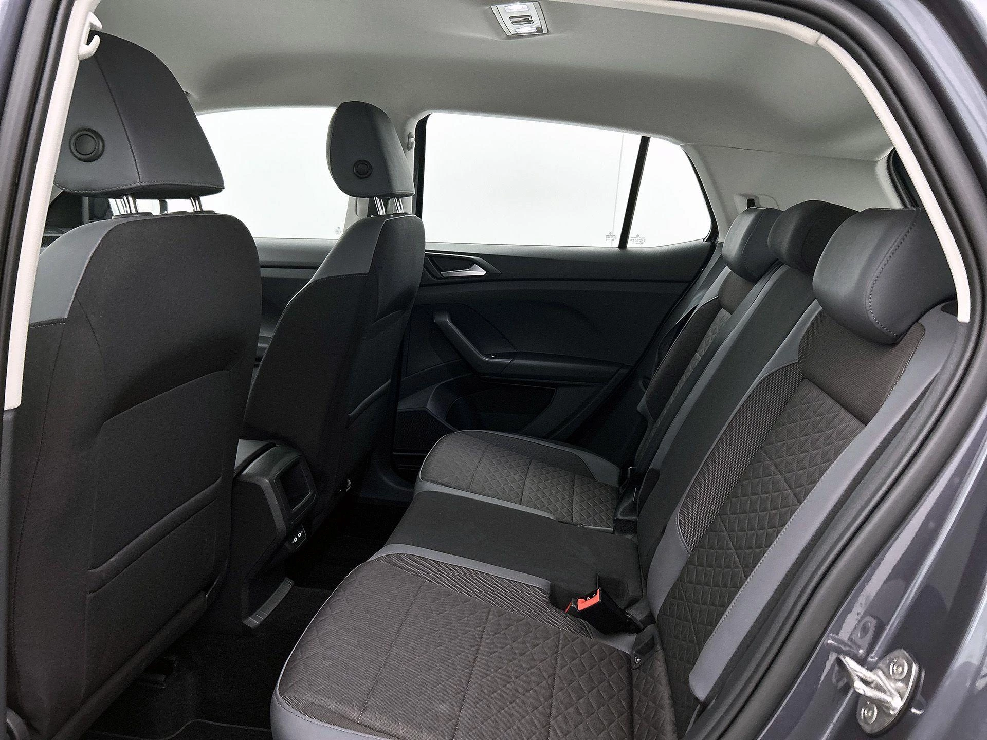 Volkswagen-T-Cross-image-28