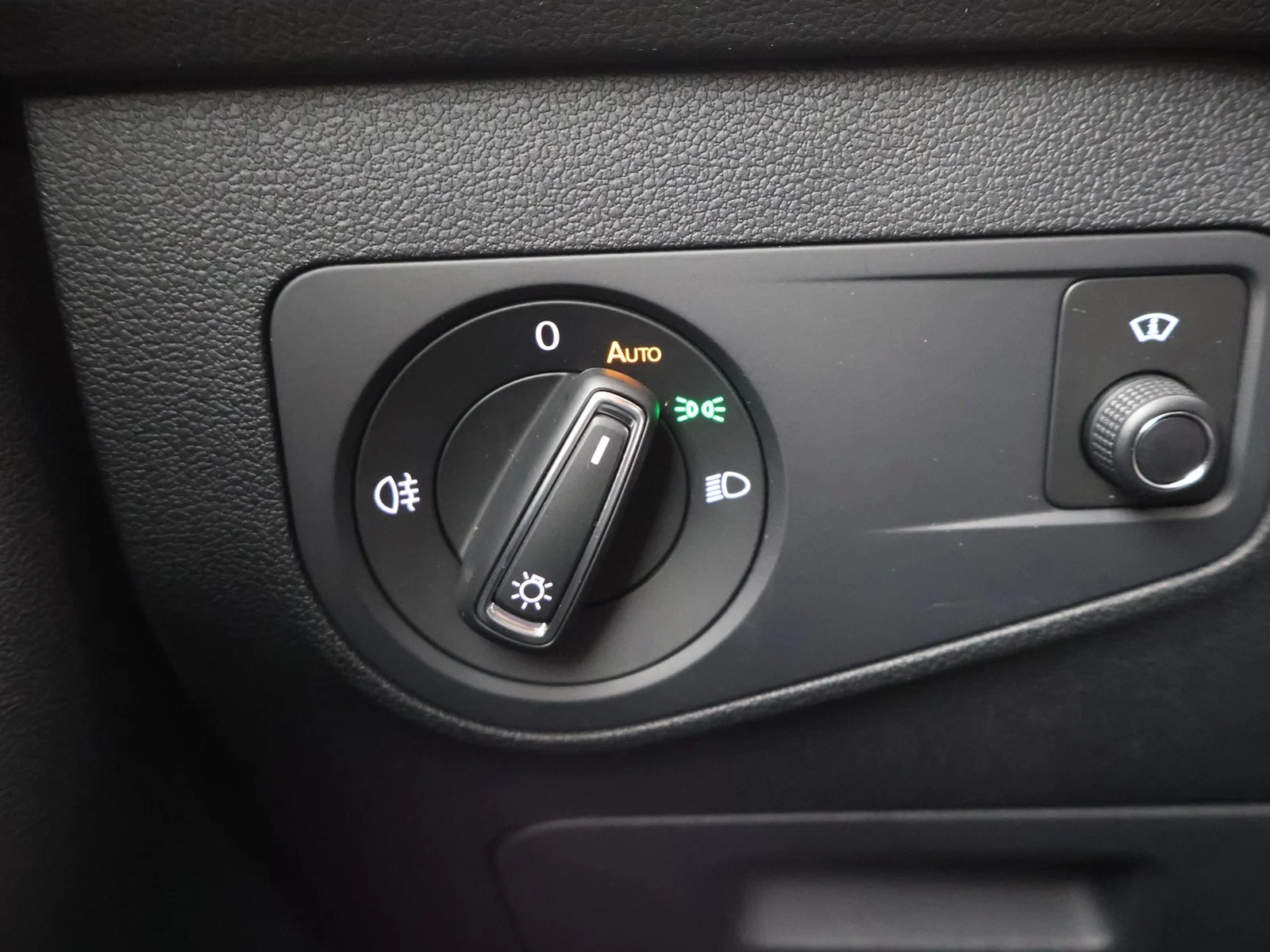 Volkswagen Tiguan eHybrid (PHEV) Tiguan Life Business 1.4TSI eHybrid PHEV 204PK *AUTOMAAT*TREKHAAK*LEDER*CAMERA*PDC*ACC*VIRTUAL COCKP