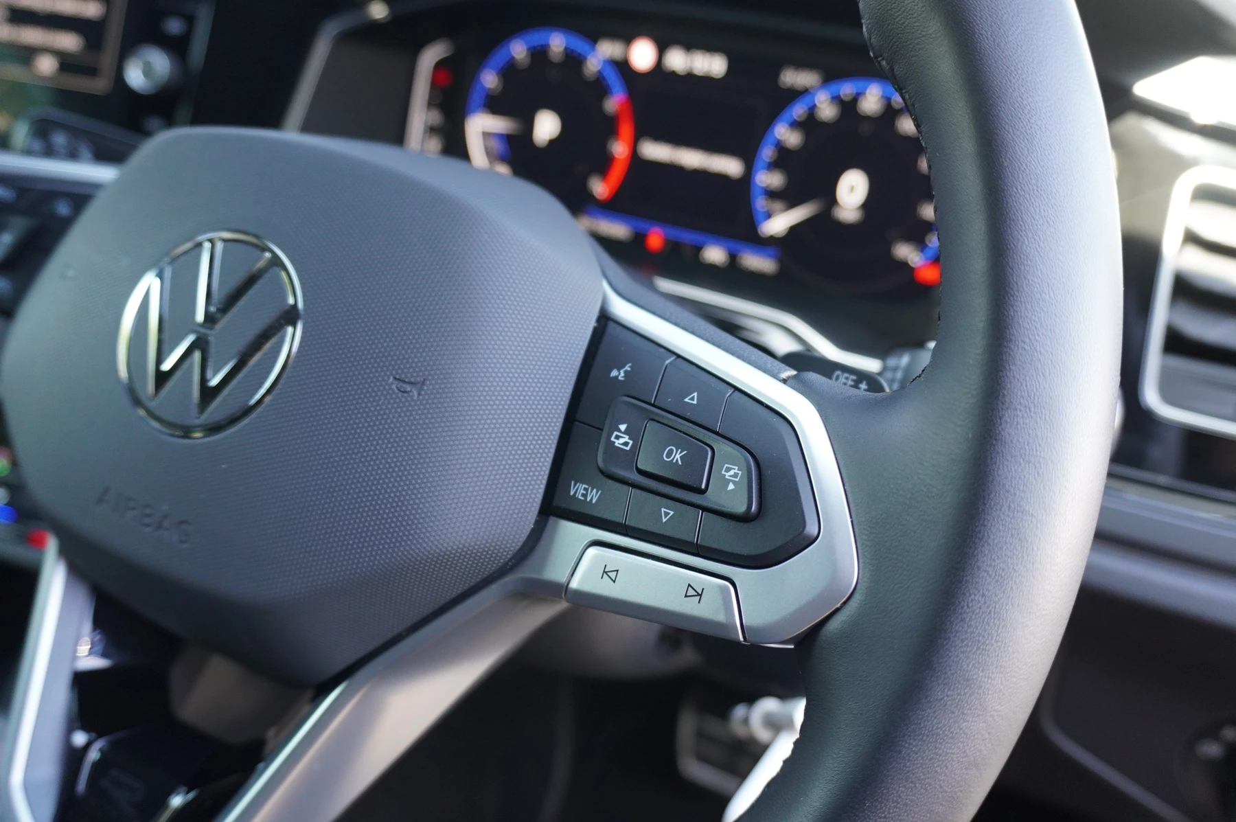 Volkswagen-Polo-image-23