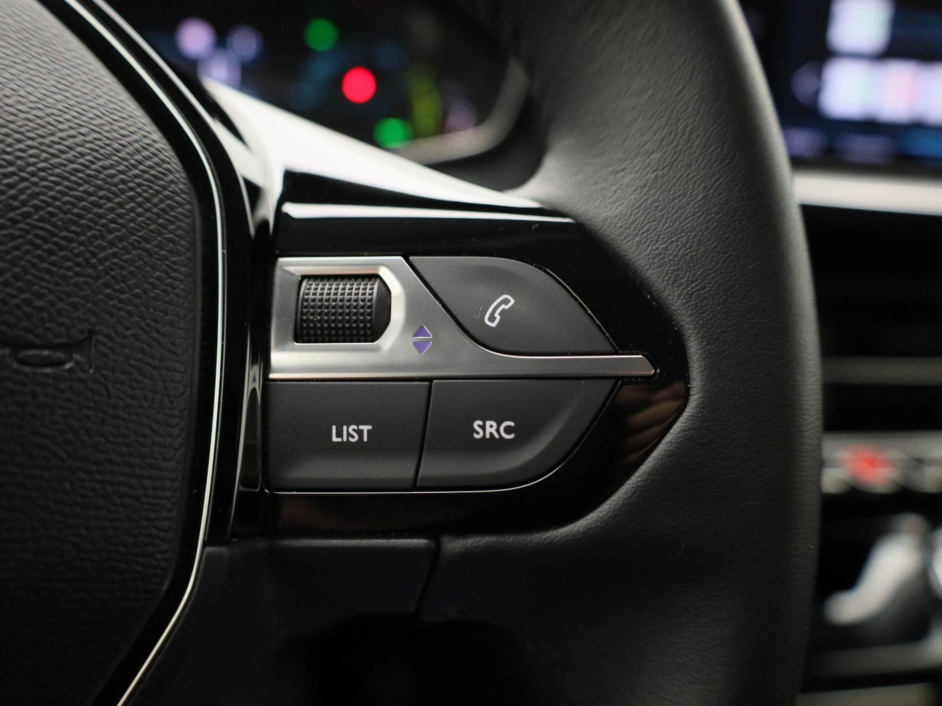 Peugeot e-208 - 19