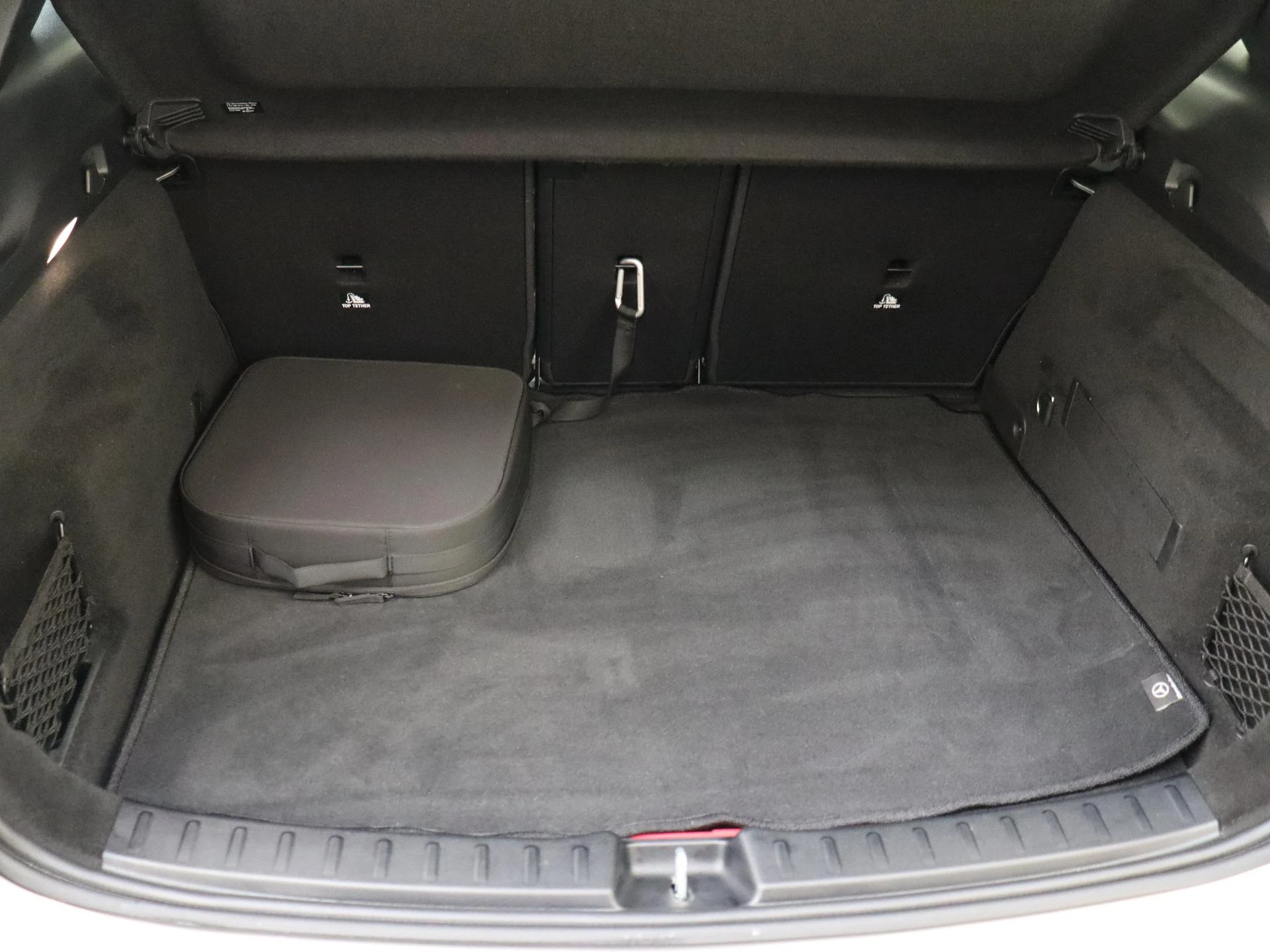 Mercedes-Benz-GLA-image-26