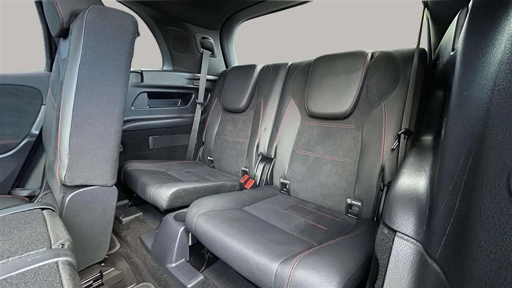 Mercedes-Benz-EQB-image-22