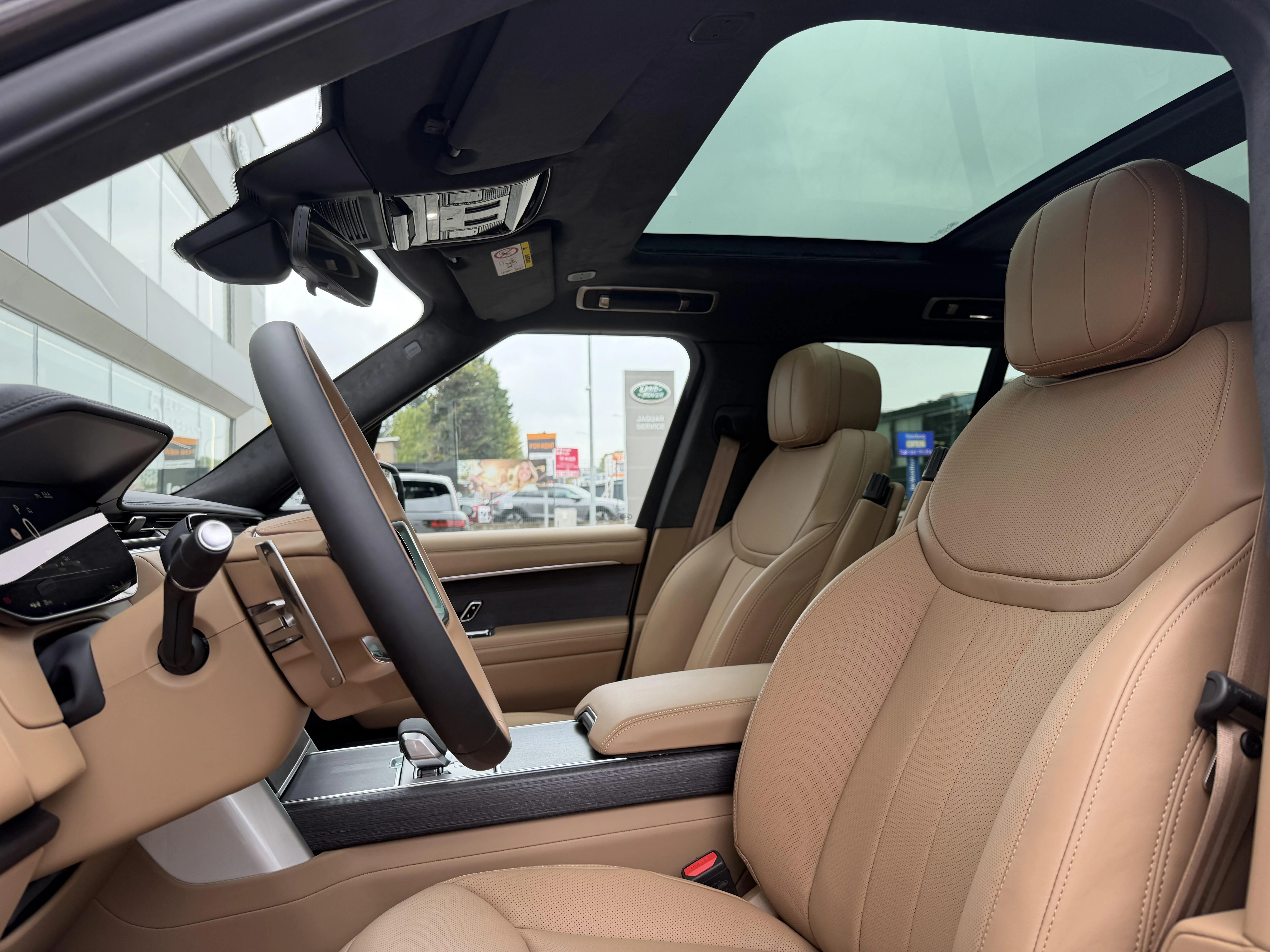 Land Rover-Range Rover-image-31