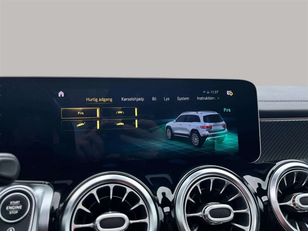 Mercedes-Benz-GLB-image-17