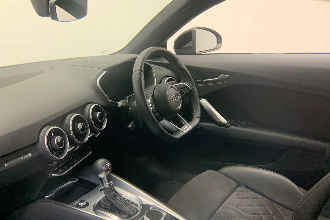 Audi-TT-image-1