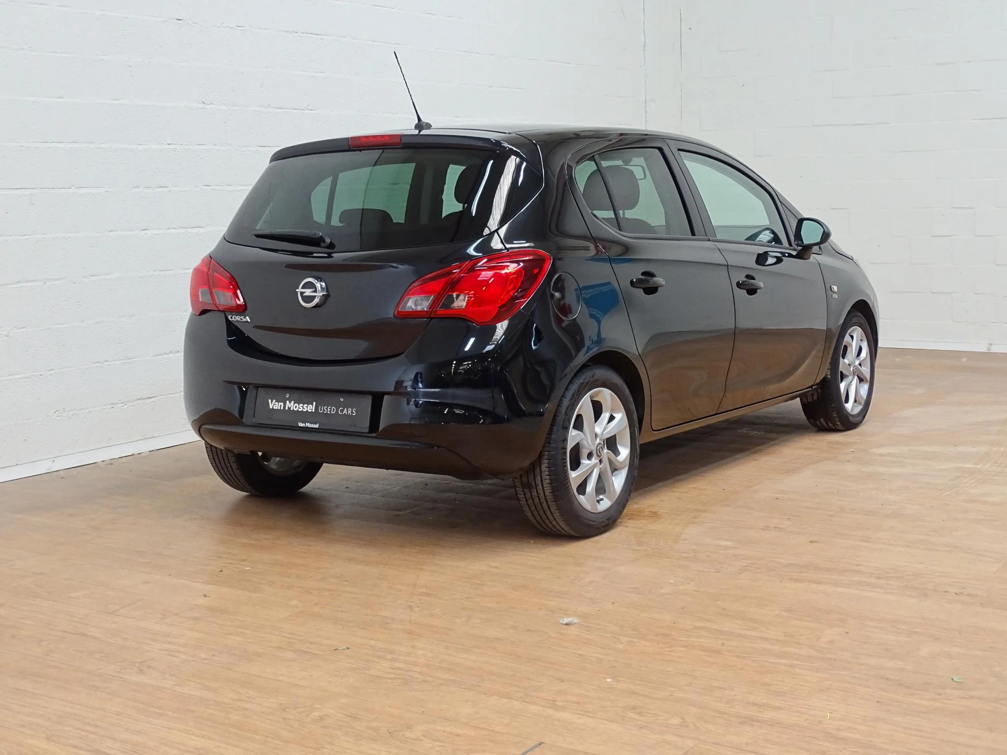 Opel Corsa 1.2 120 Years edition