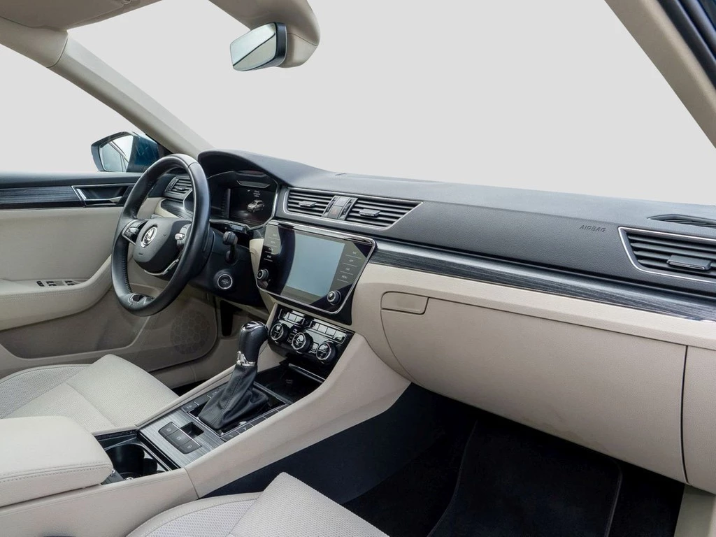 Škoda Superb Combi 2.0 TDI DSG Style Business, AHK