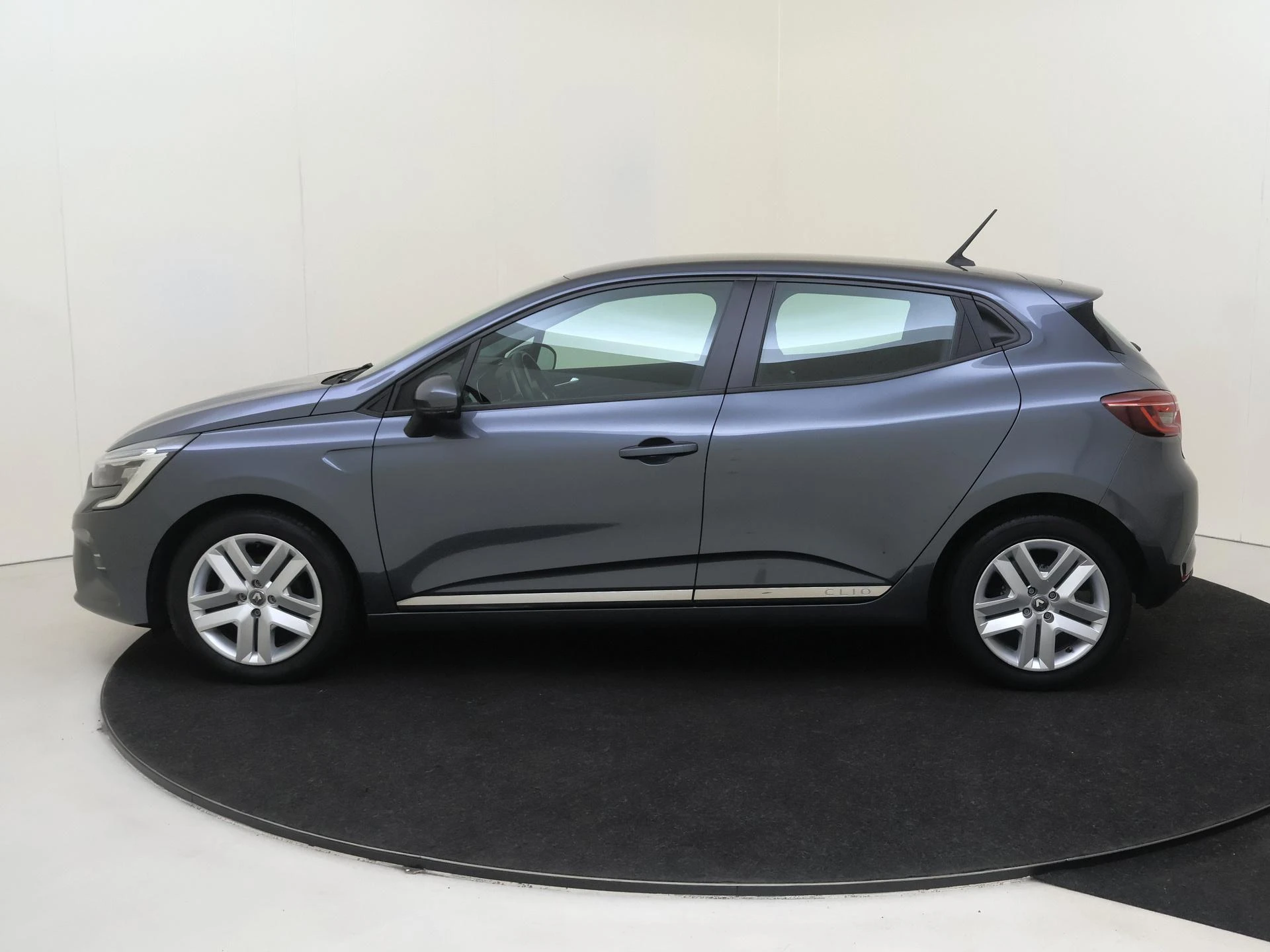 Renault-Clio-image-7