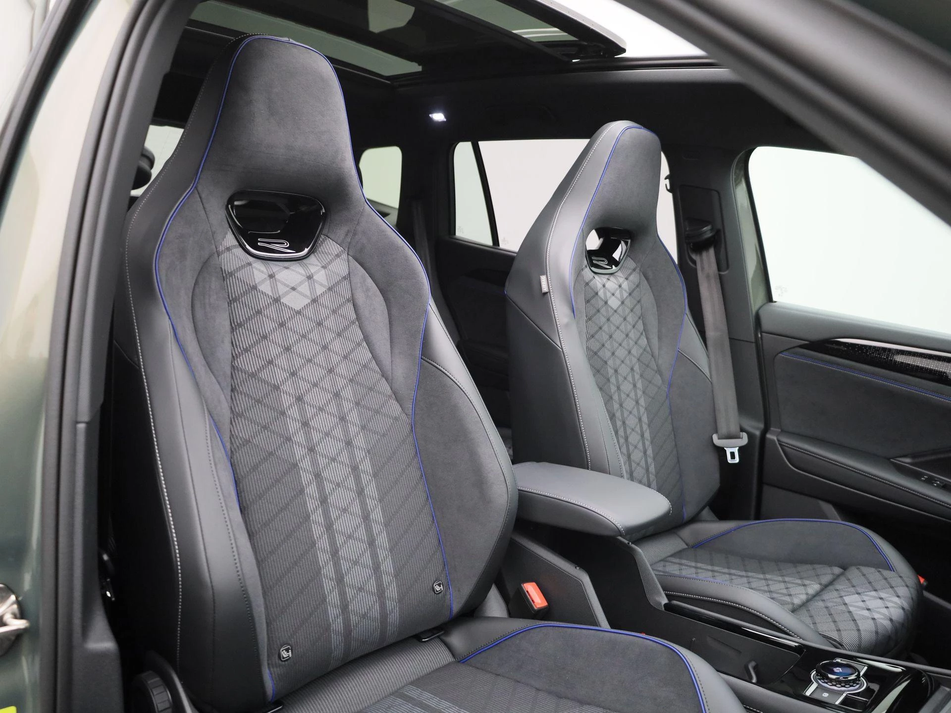 Volkswagen-Tayron-image-0