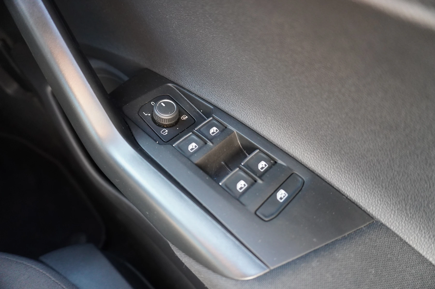 Volkswagen-Polo-image-36