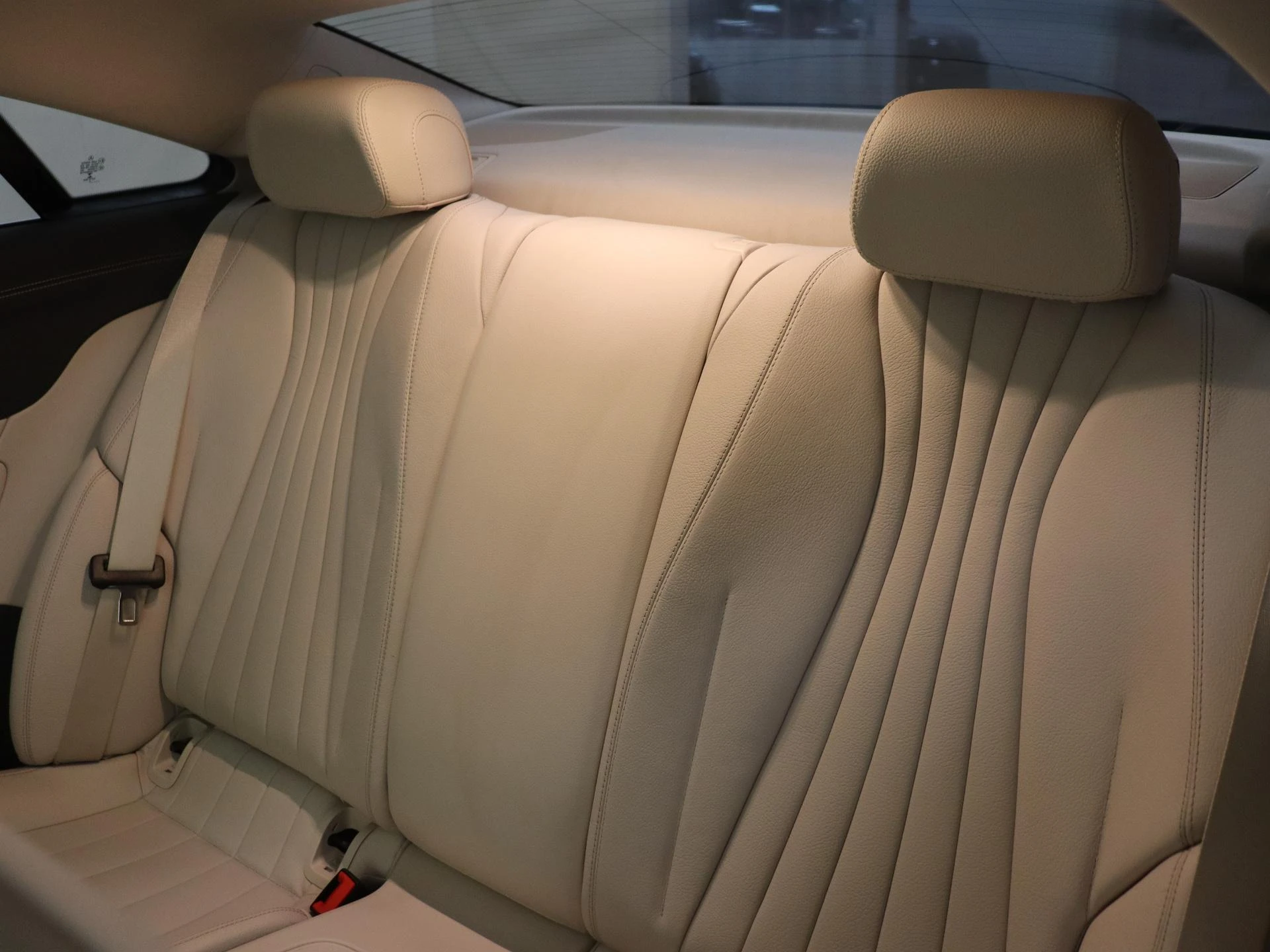 Mercedes-Benz-E-Klasse-image-15