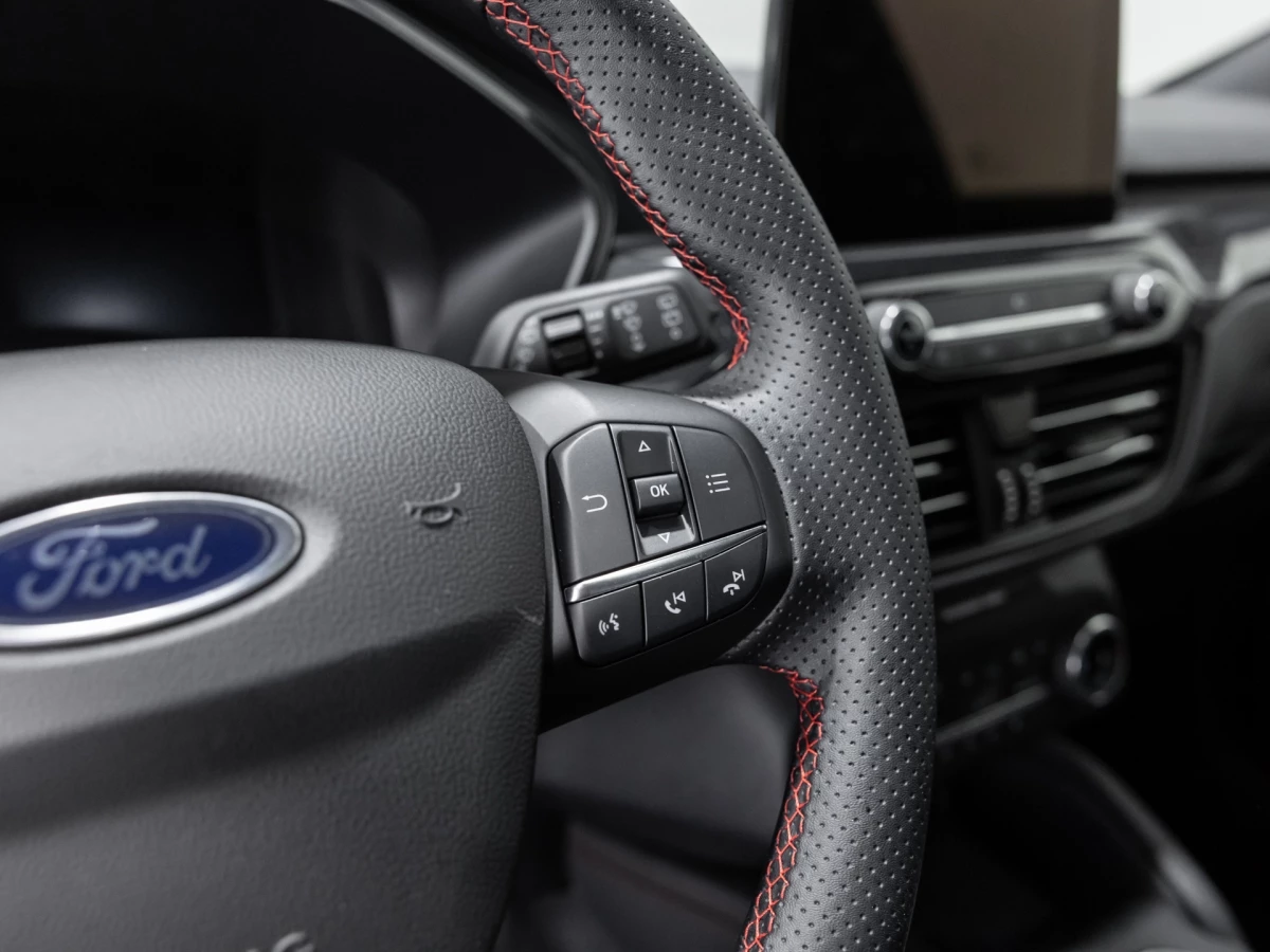 Ford Kuga ST-Line X*PANO*AHK*KAM*ACC*NAVI*SOUND-SYS. LED Pano SHZ 4xSHZ
