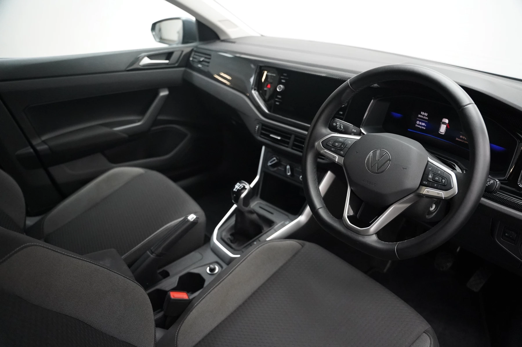 Volkswagen-Polo-image-5