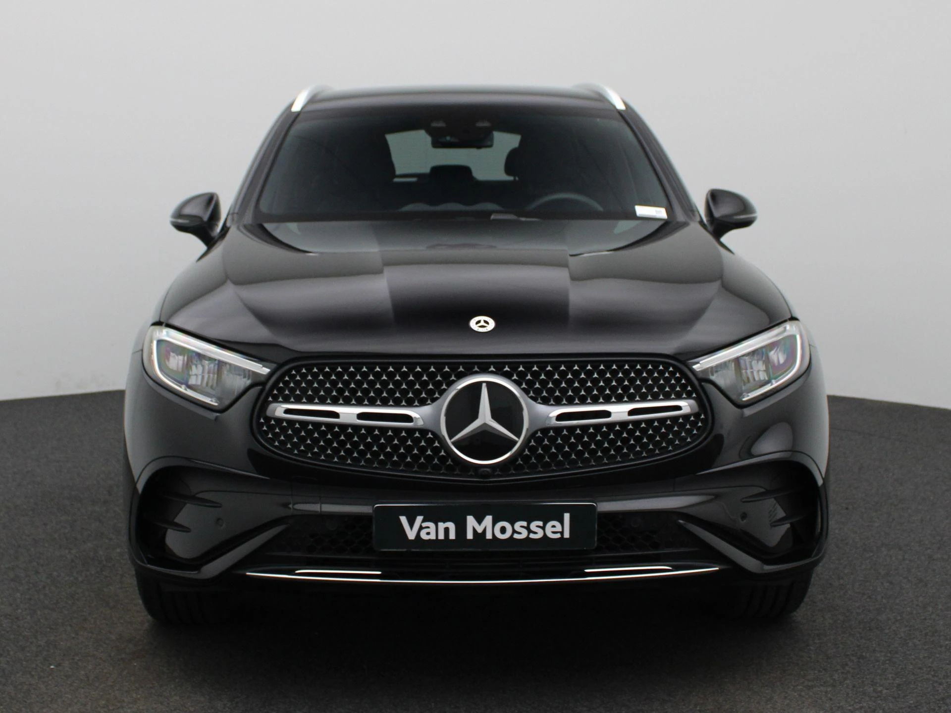 Mercedes-Benz-GLC-image-2