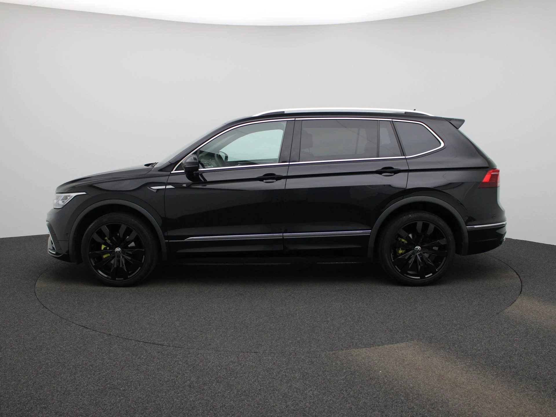 Volkswagen-Tiguan Allspace-image-3