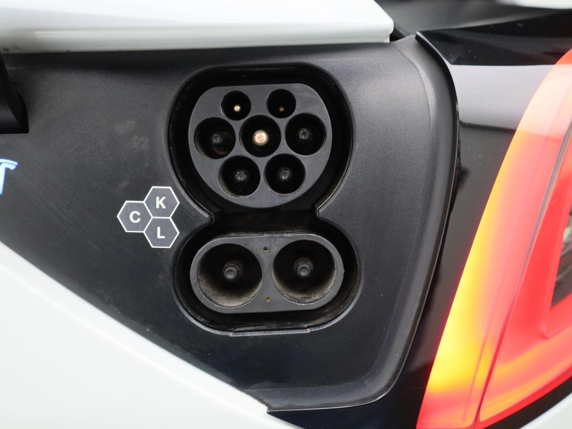 Tesla-Model 3-image-15