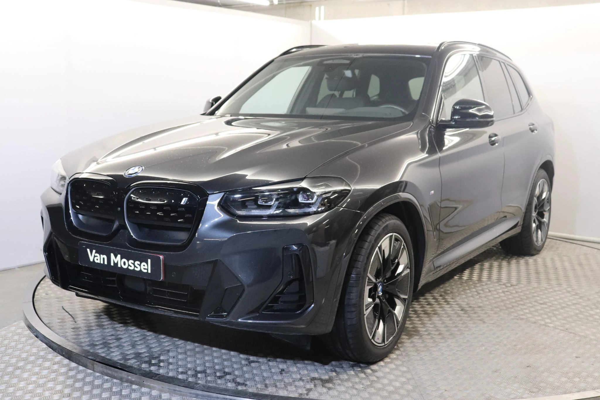 BMW-iX3-image-0