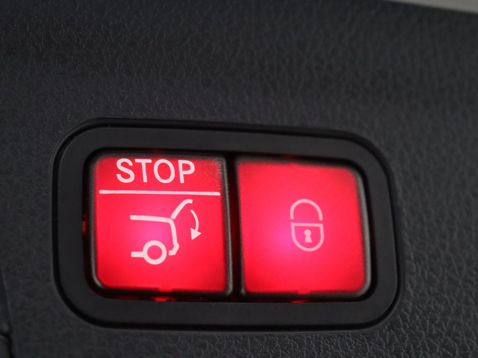 Mercedes-Benz-GLE-image-43