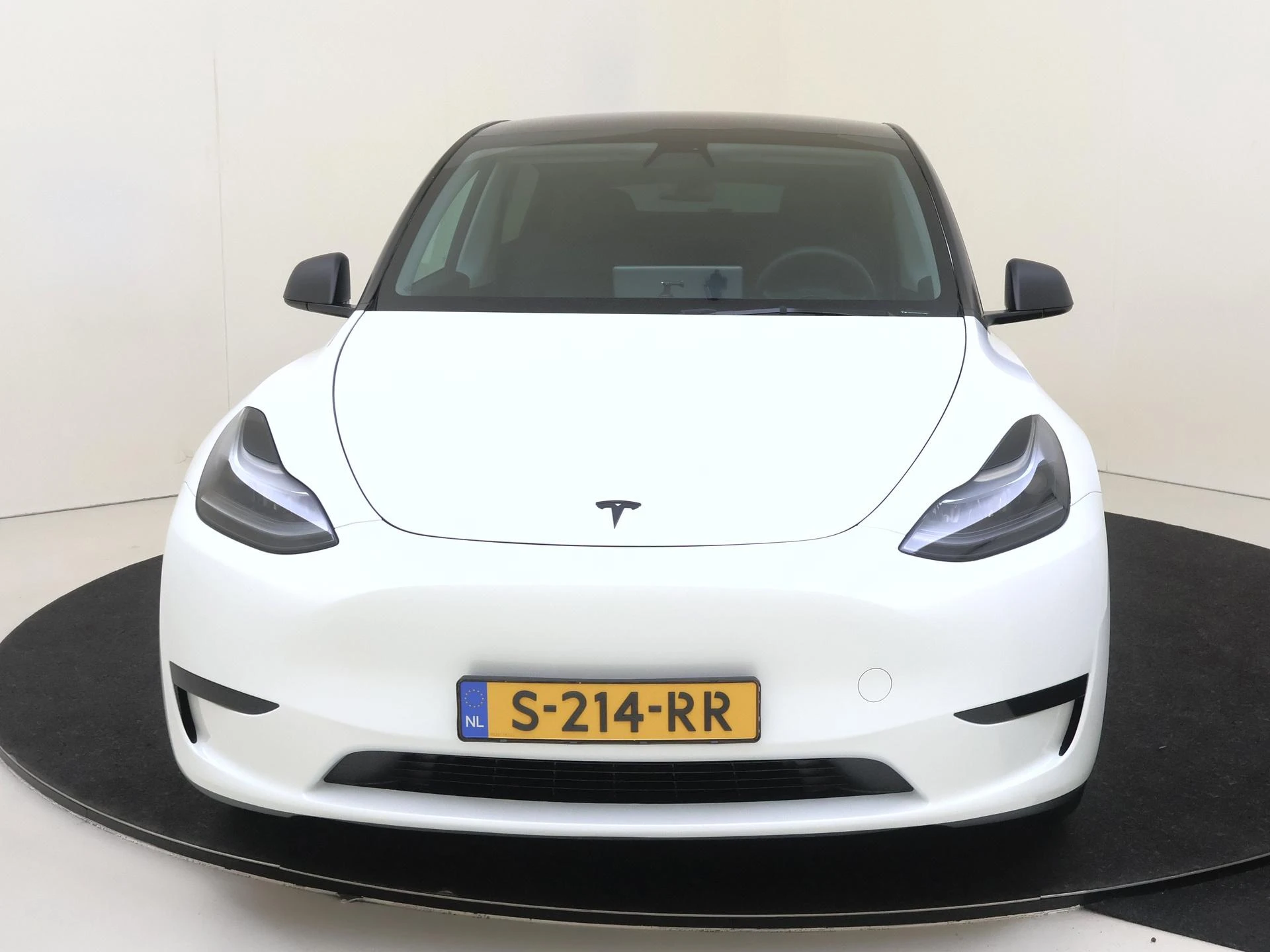 Tesla-Model Y-image-5