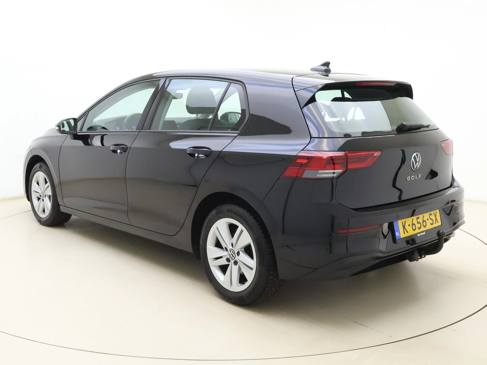 Volkswagen-Golf-image-6