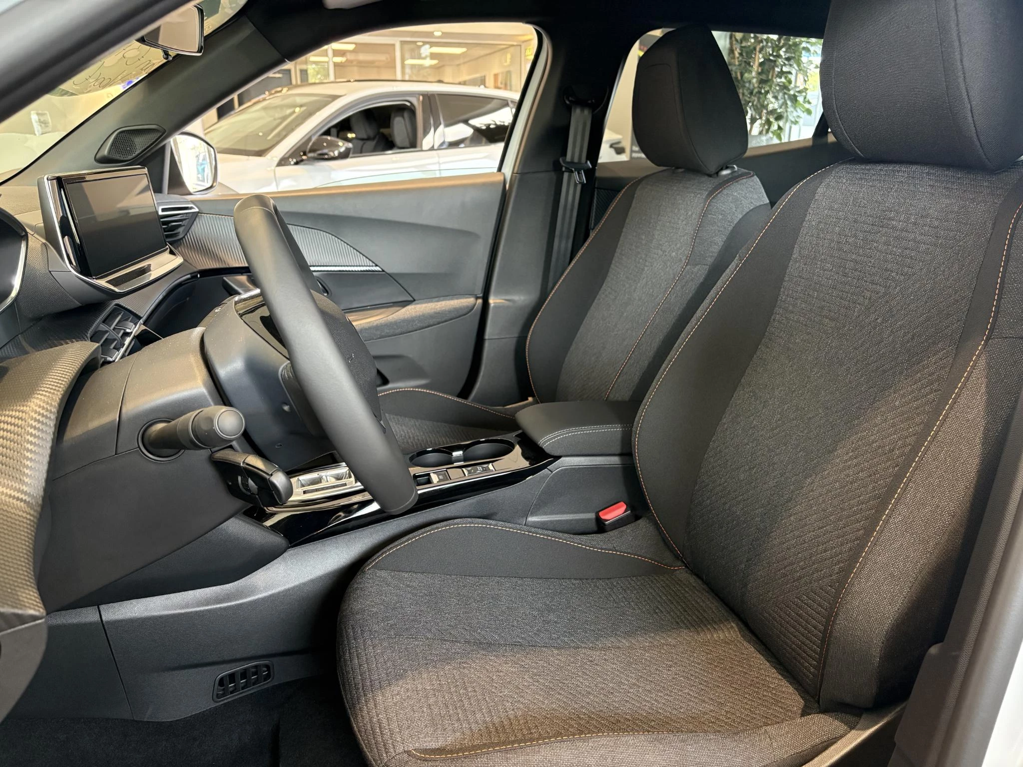 Peugeot e-2008